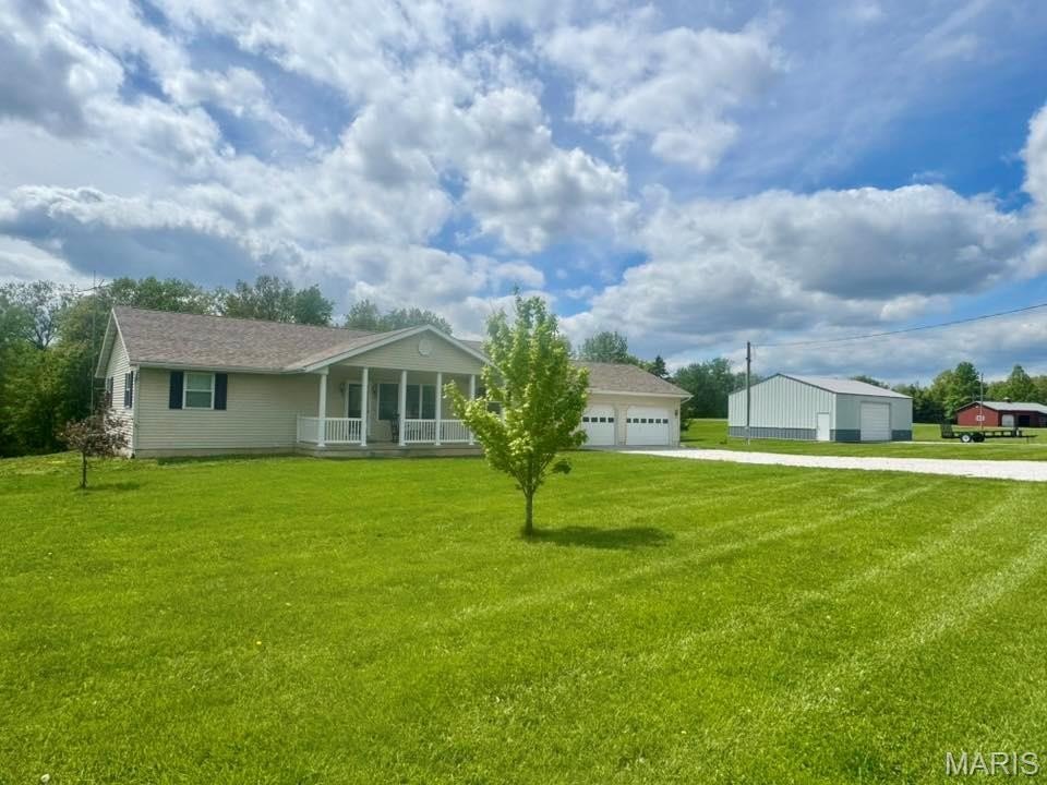Single Family 4BR 3BA - 15335 Villa Drive, Monroe City, MO