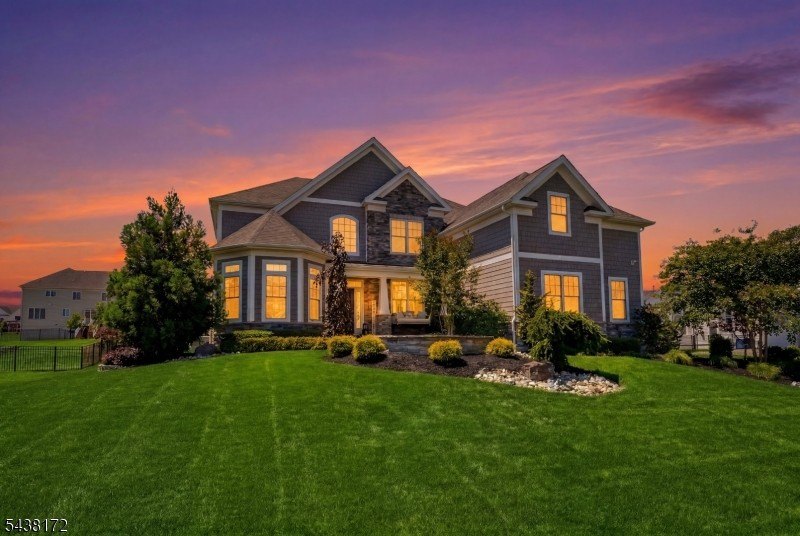 Single Family 4BR 4BA - 18 Waterford Way, Middletown Twp., NJ