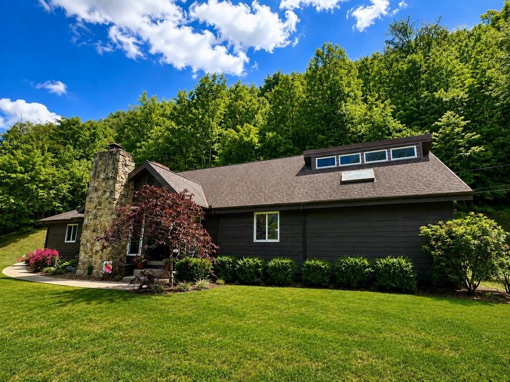 Single Family 5BR 3BA - 182 Jimmies Creek, Regina, KY