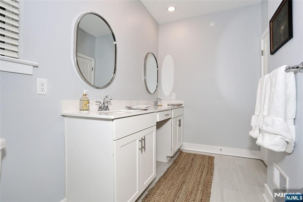Single Family 3BR 3BA - 54 Harvest Way, Little Falls Twp., NJ