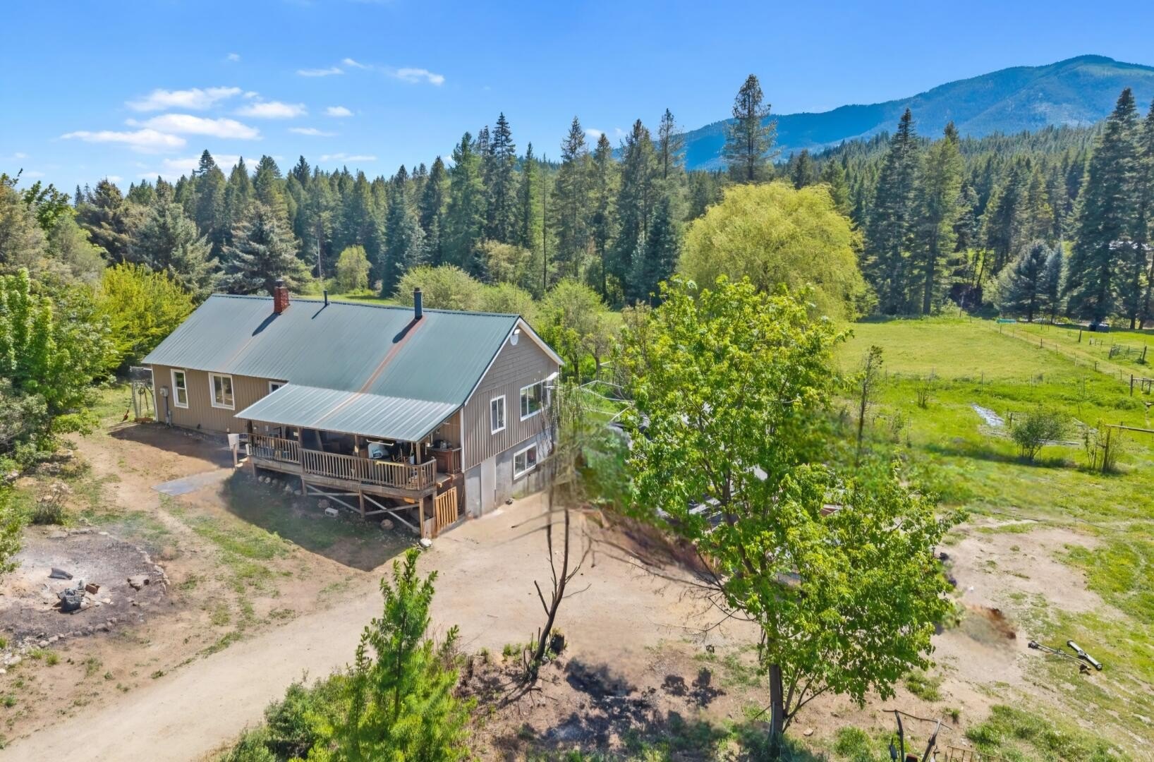Single Family 4BR 2BA - 2083 MARBLE VALLEY-BASIN RD, ADDY, WA