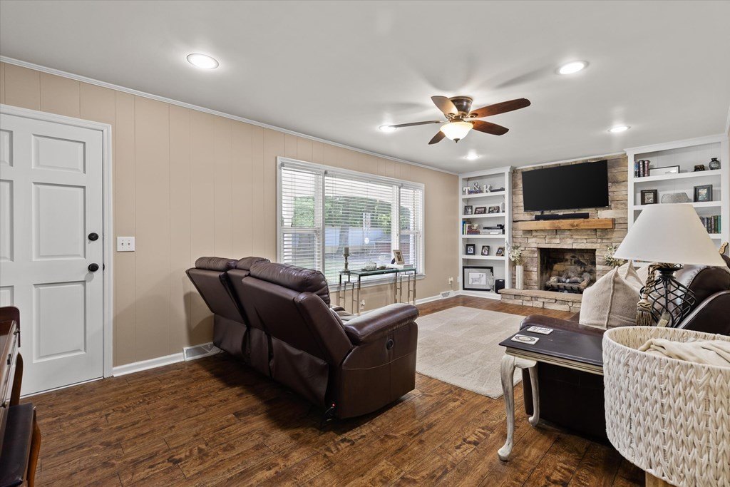 Single Family 3BR 2BA - 482 Glenn Howard Rd, Chatsworth, GA