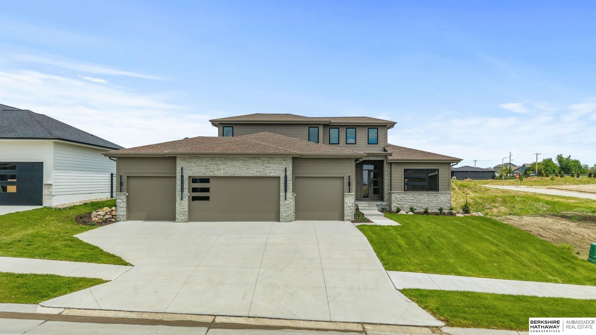 Single Family 5BR 4BA - 5407 N 212th Street, Elkhorn, NE