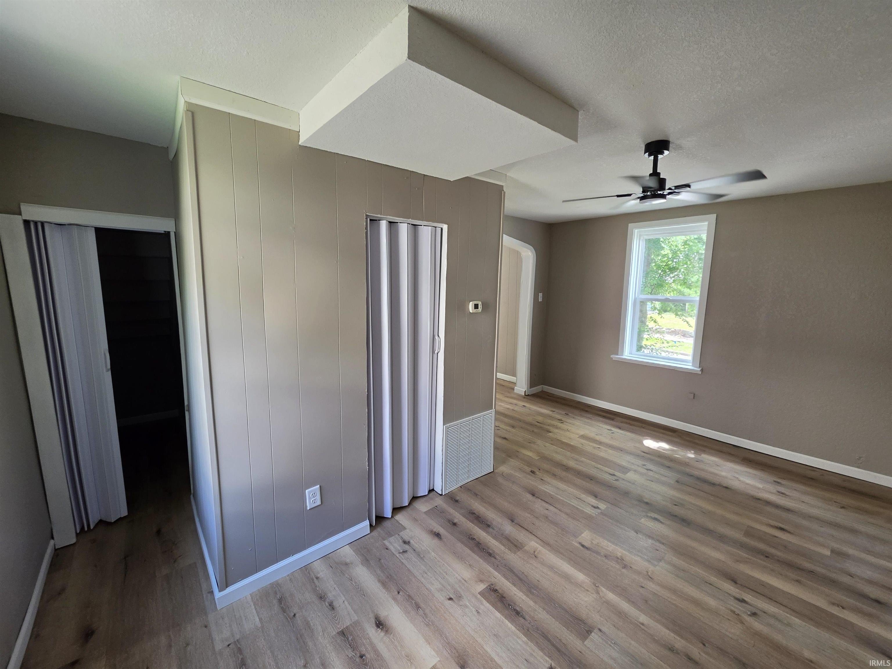 Single Family 2BR 1BA - 634 Walnut Street, Fort Wayne, IN