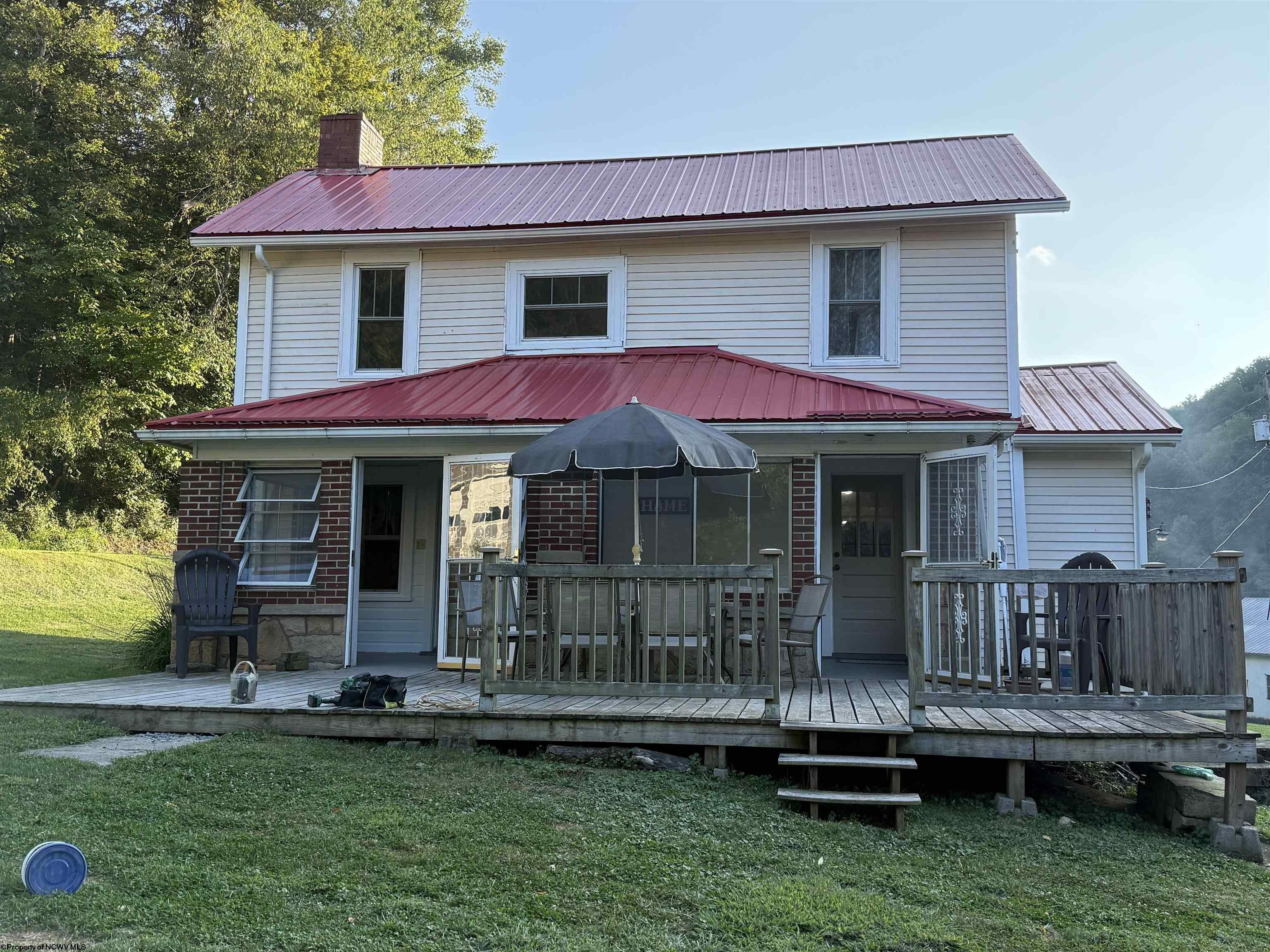 Single Family 3BR 2BA - 223 Dudley Fork Road, Mannington, WV