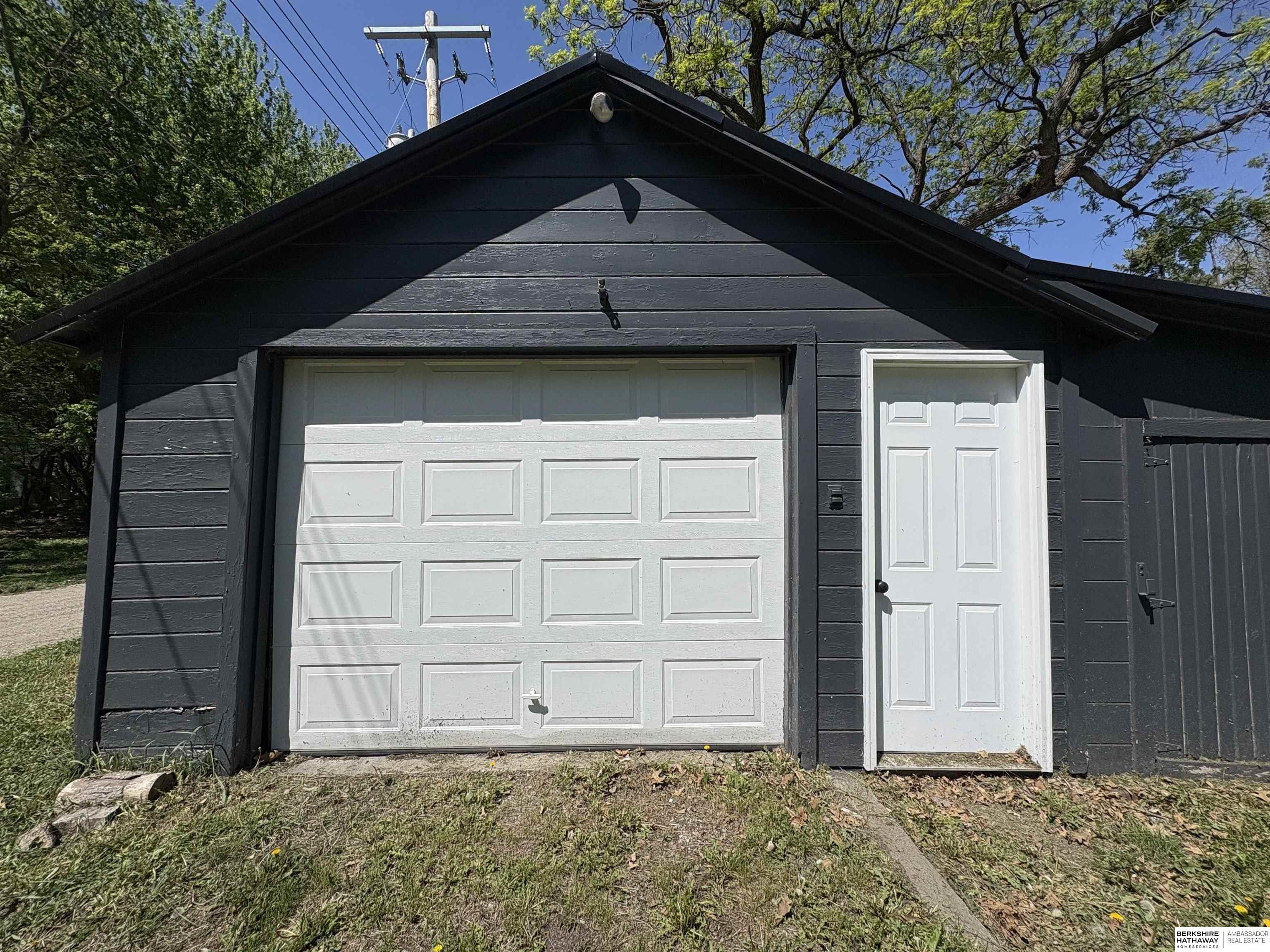 Single Family 3BR 2BA - 416 N 11th Street, Tekamah, NE