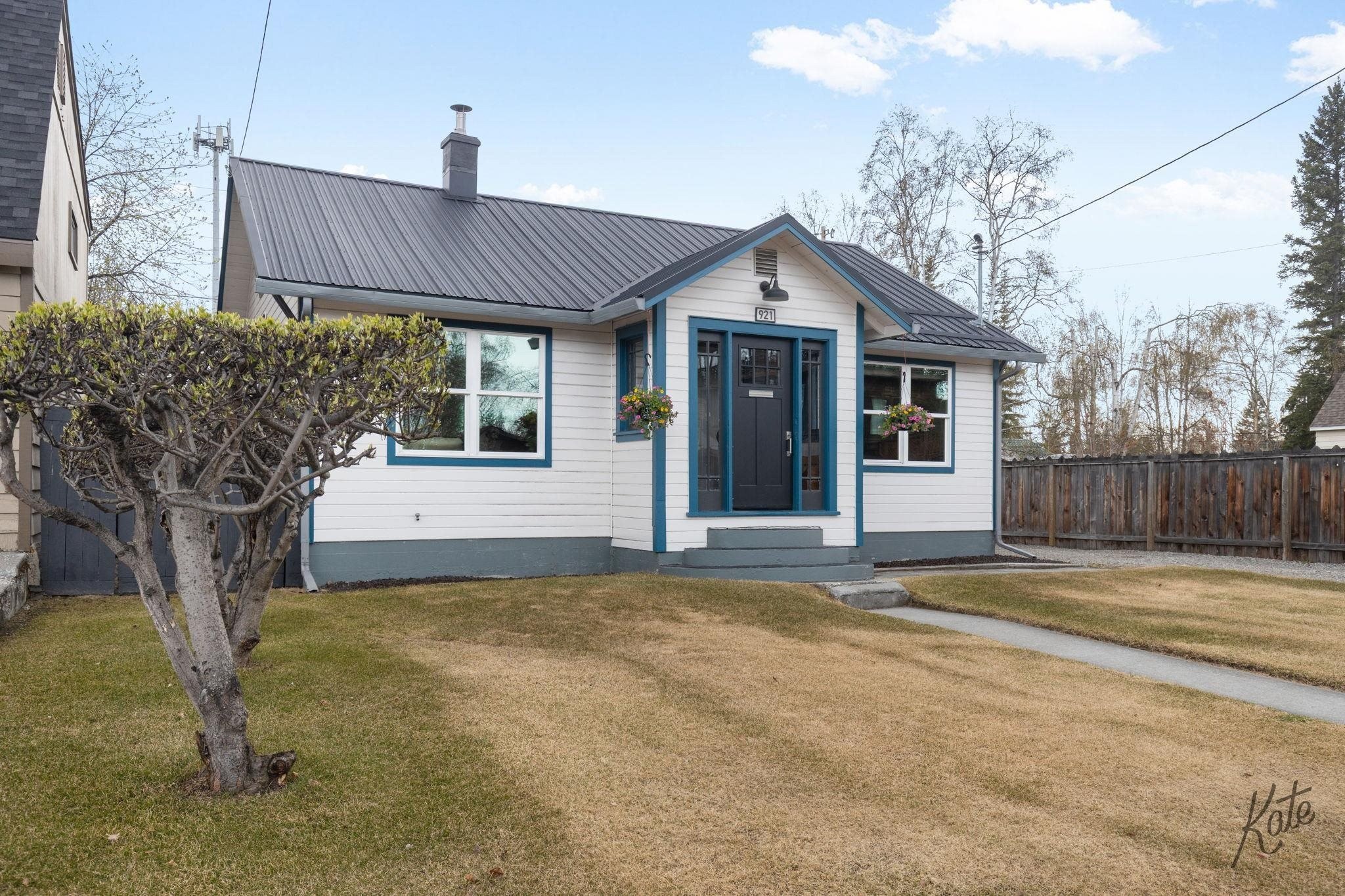 Single Family 3BR 2BA - 921 9TH AVENUE, Fairbanks, AK