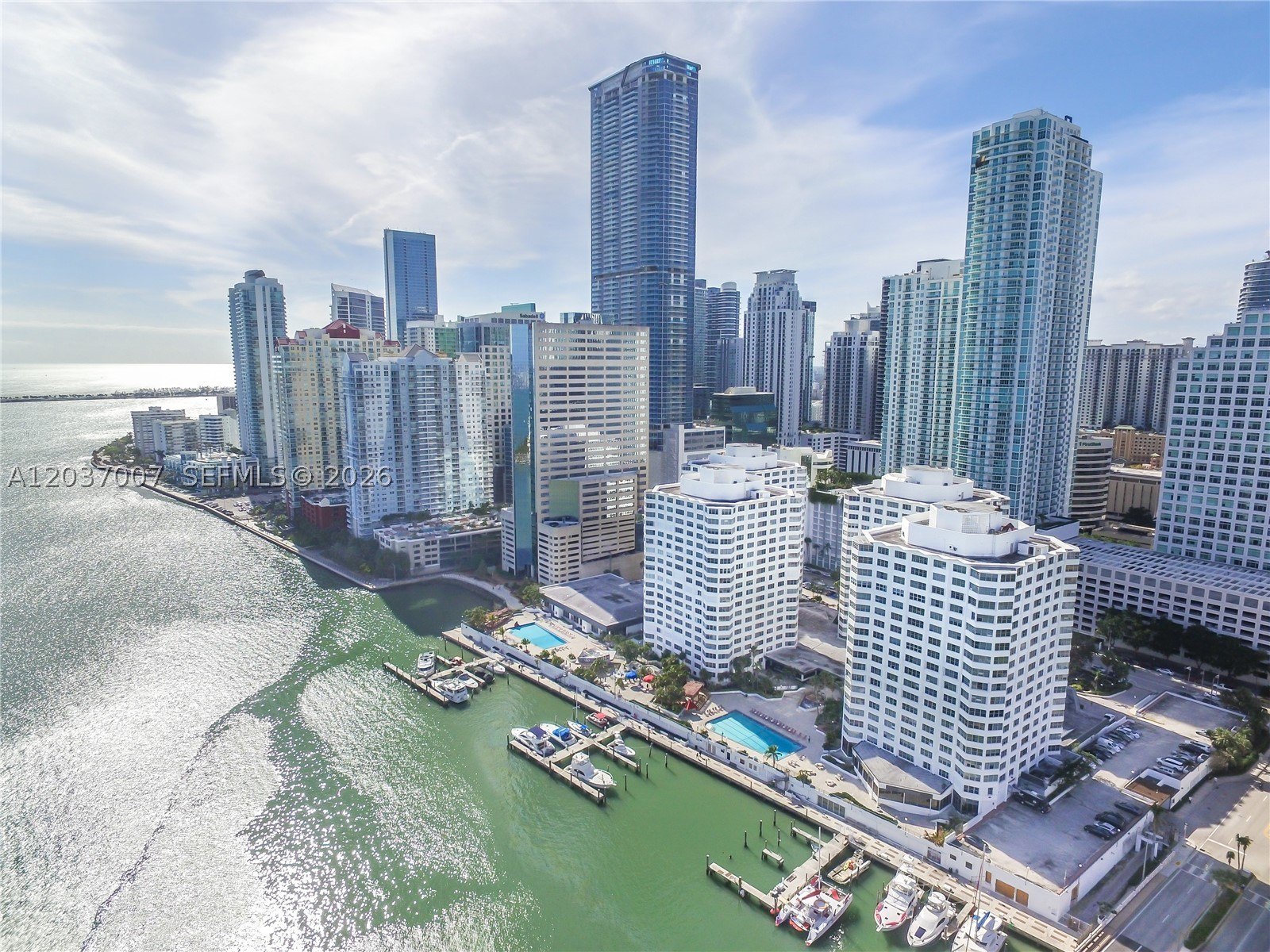 Condo 1BR 1BA - 905 Brickell Bay Dr, Miami, FL