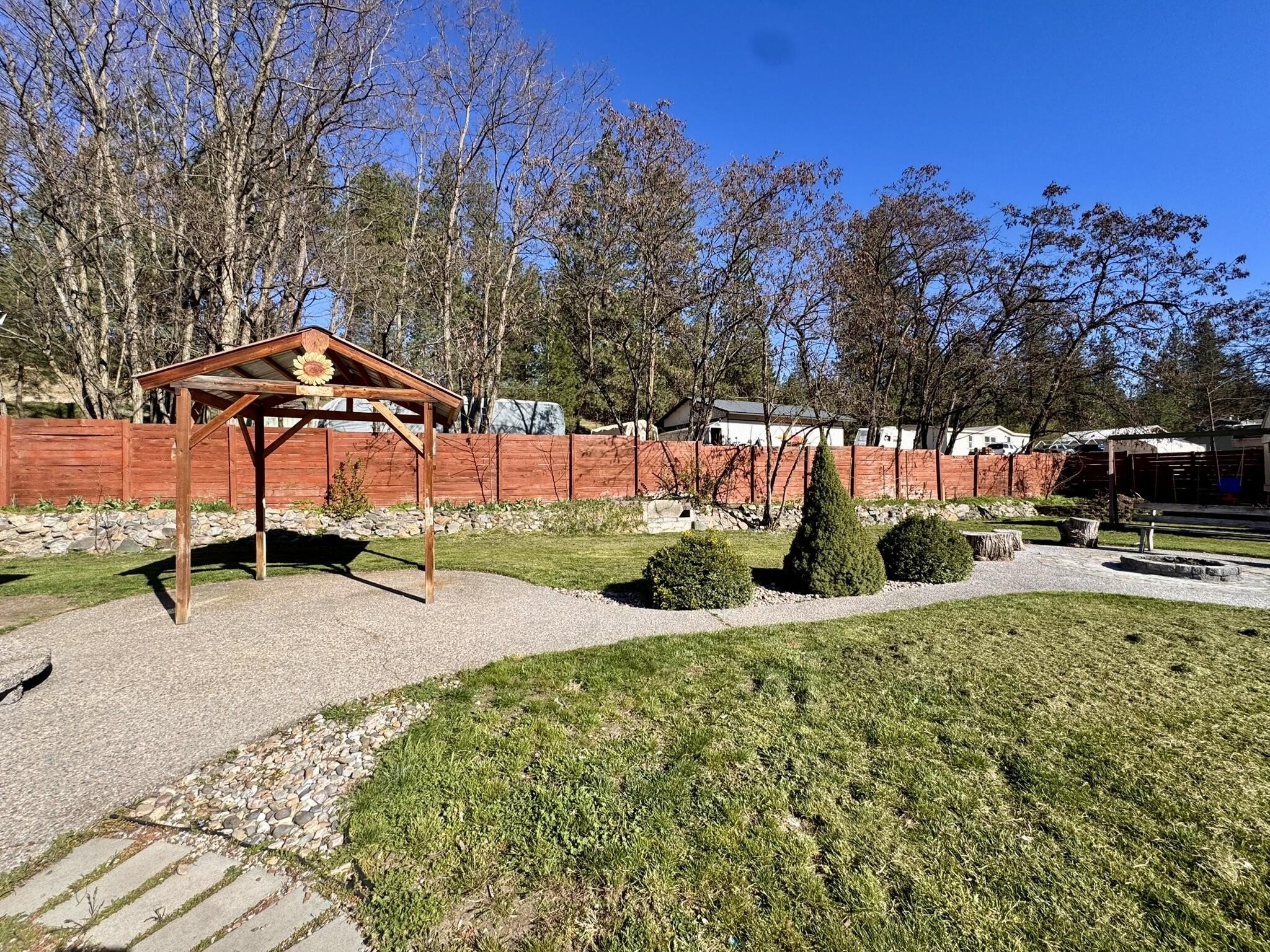 Single Family 3BR 2BA - 1381 W OLD KETTLE Rd, KETTLE FALLS, WA