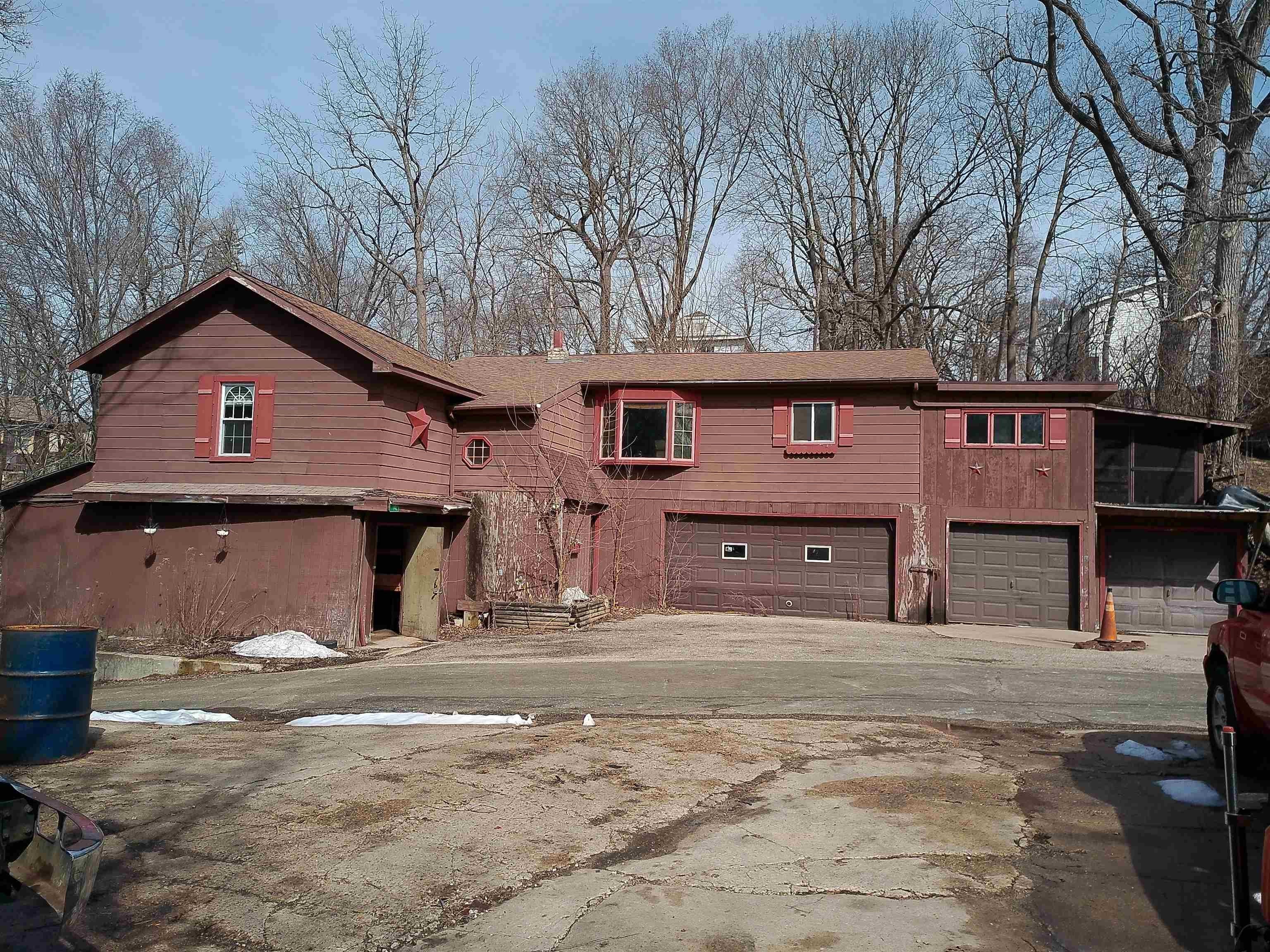 Single Family 3BR 1BA - 142 Beach Avenue, Edgerton, WI