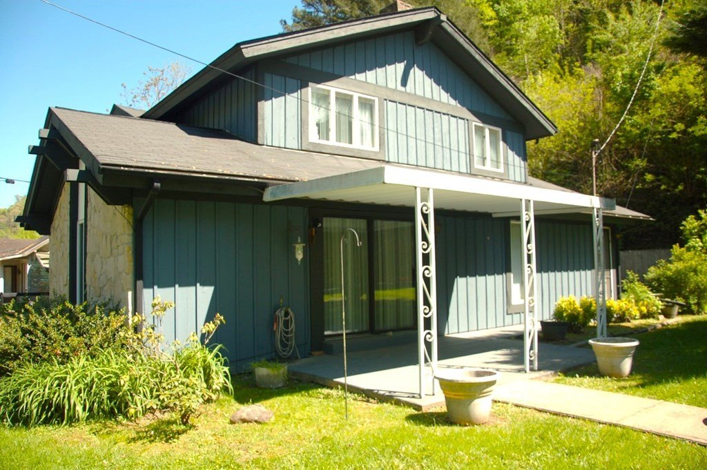 Single Family 5BR 3BA - 66 Childers Drive, Elkhorn City, KY