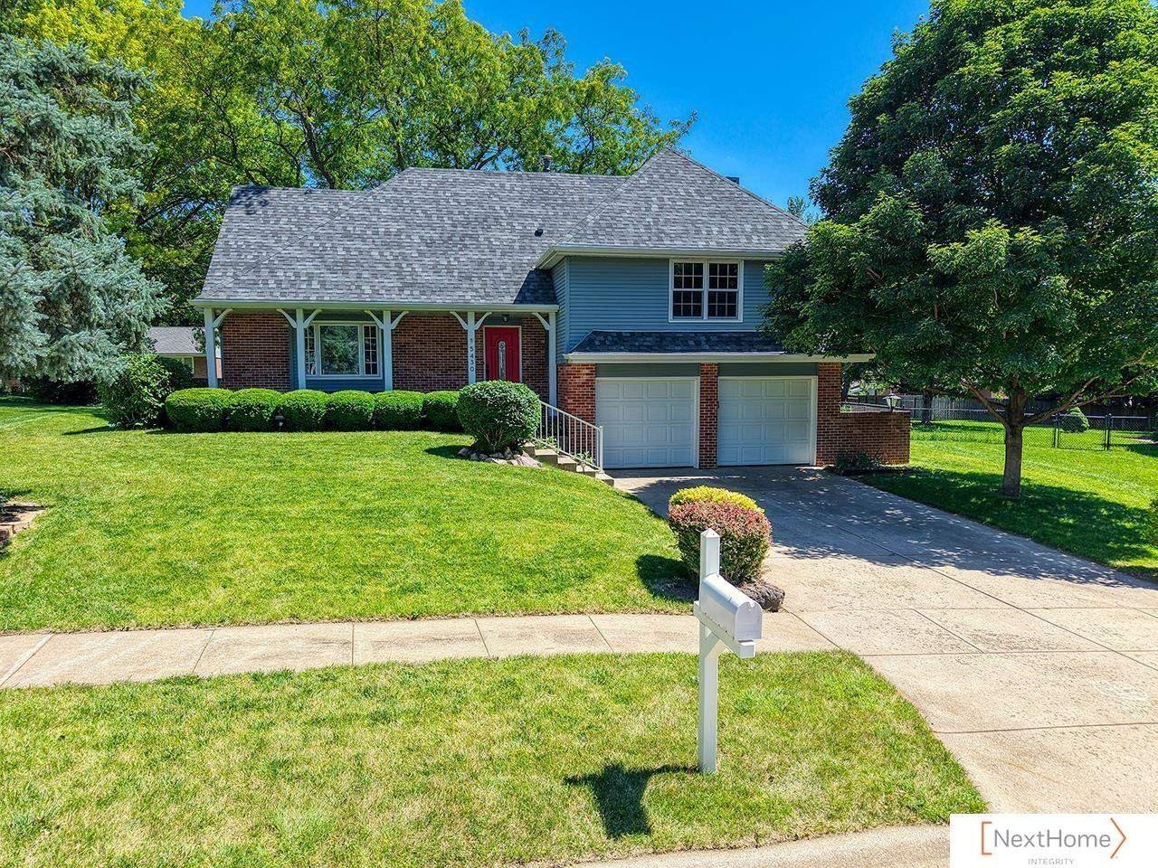 Single Family 4BR 3BA - 5430 Danbury Road, Lincoln, NE