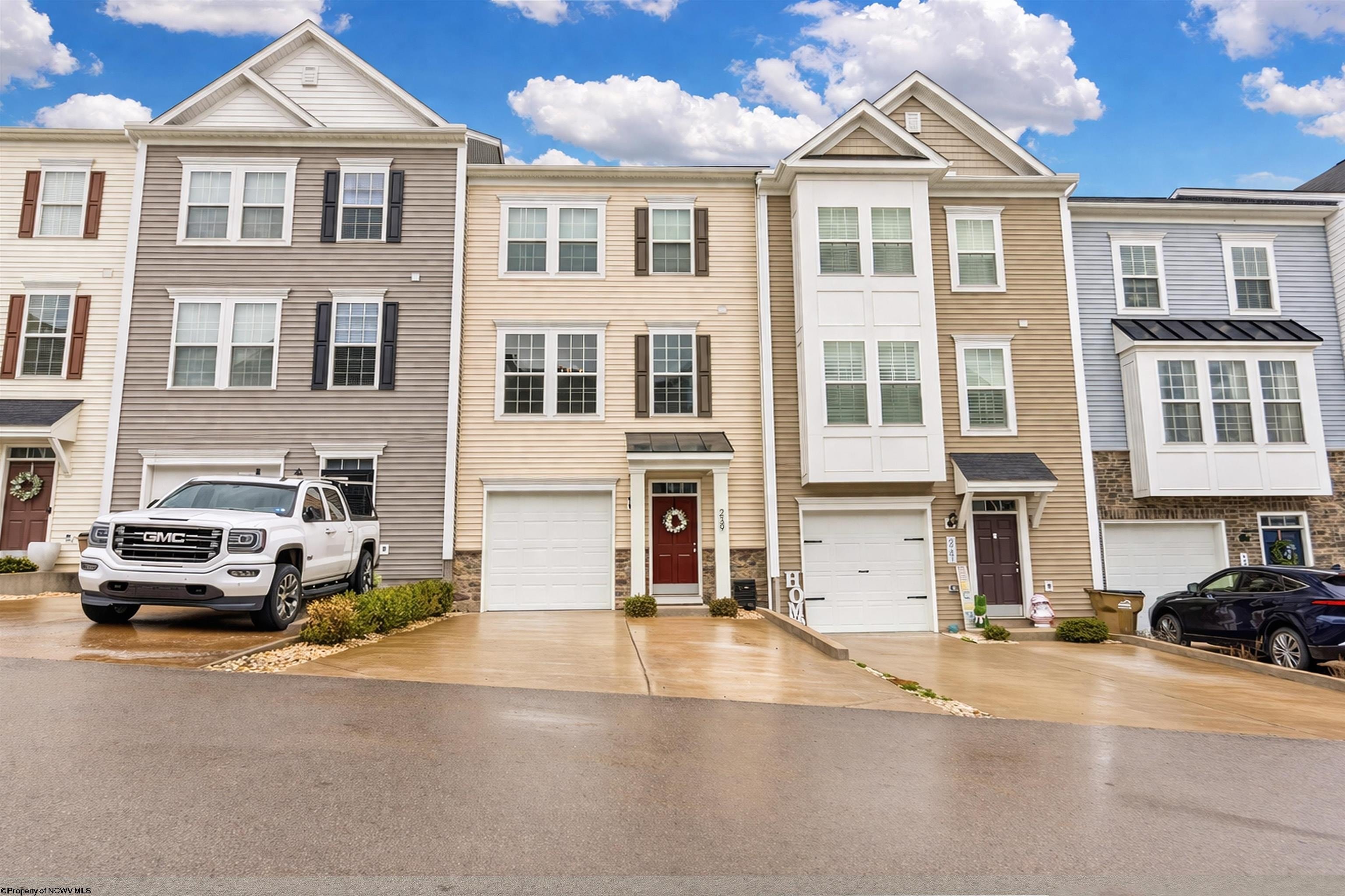 Single Family 4BR 4BA - 239 Tide Way, Morgantown, WV