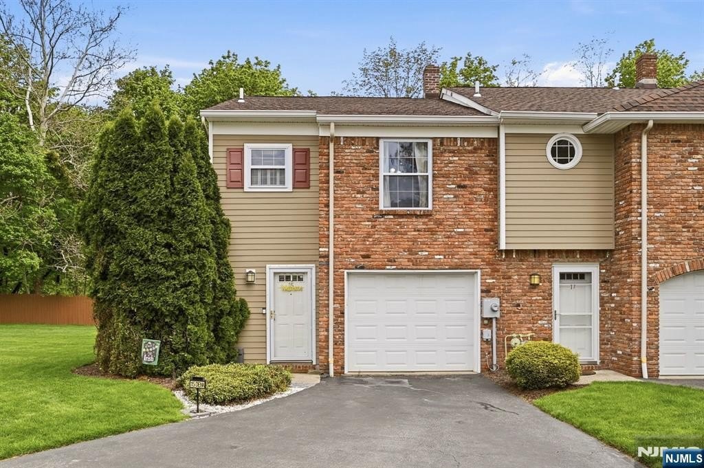 Single Family 2BR 3BA - 15 Dena Drive, Wanaque, NJ