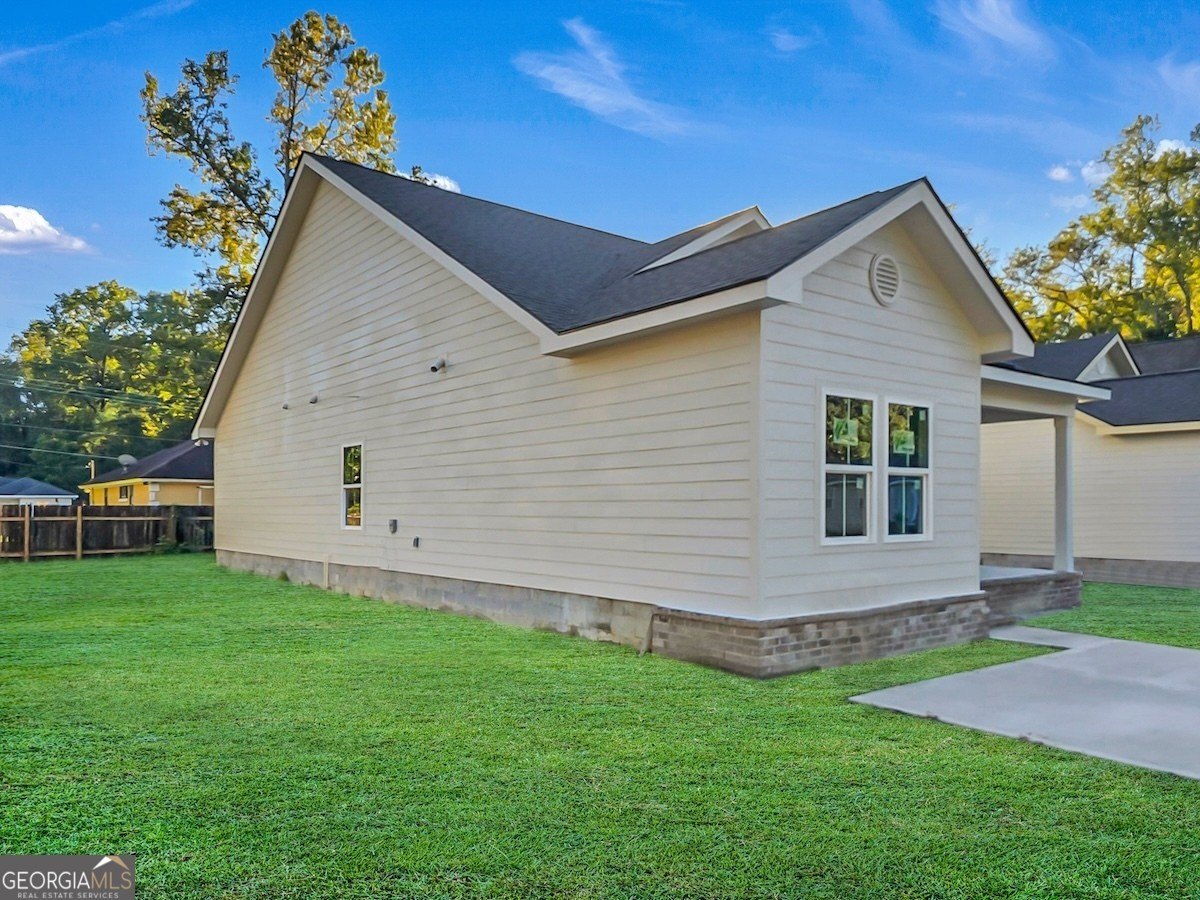 Single Family 3BR 2BA - 2003 Tuskegee Street, Savannah, GA