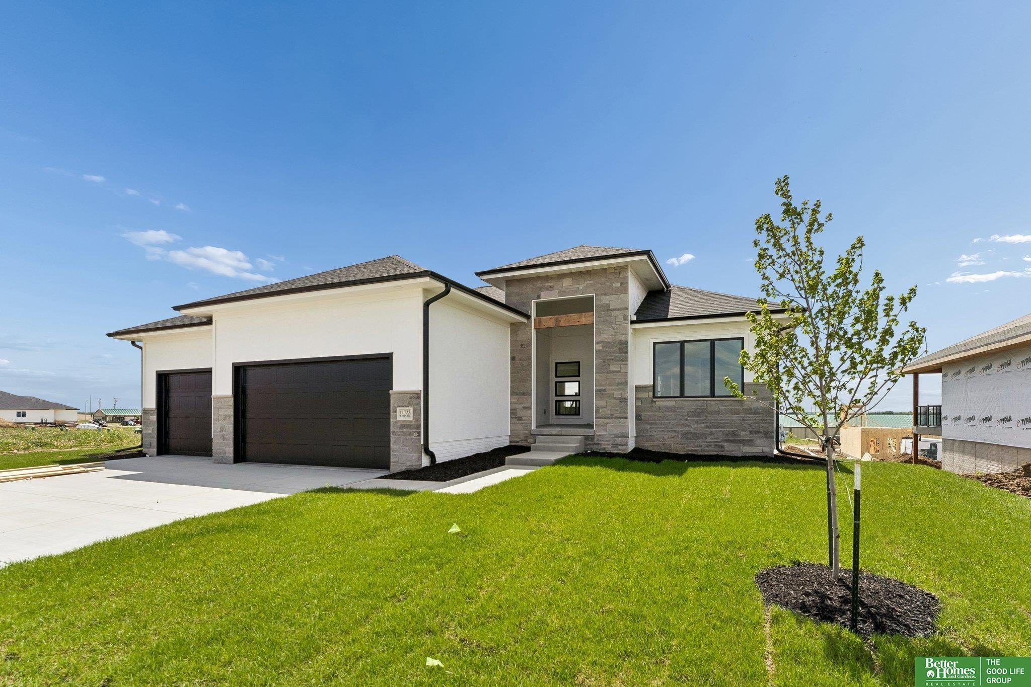 Single Family 5BR 3BA - 11722 S 124th Avenue, Papillion, NE