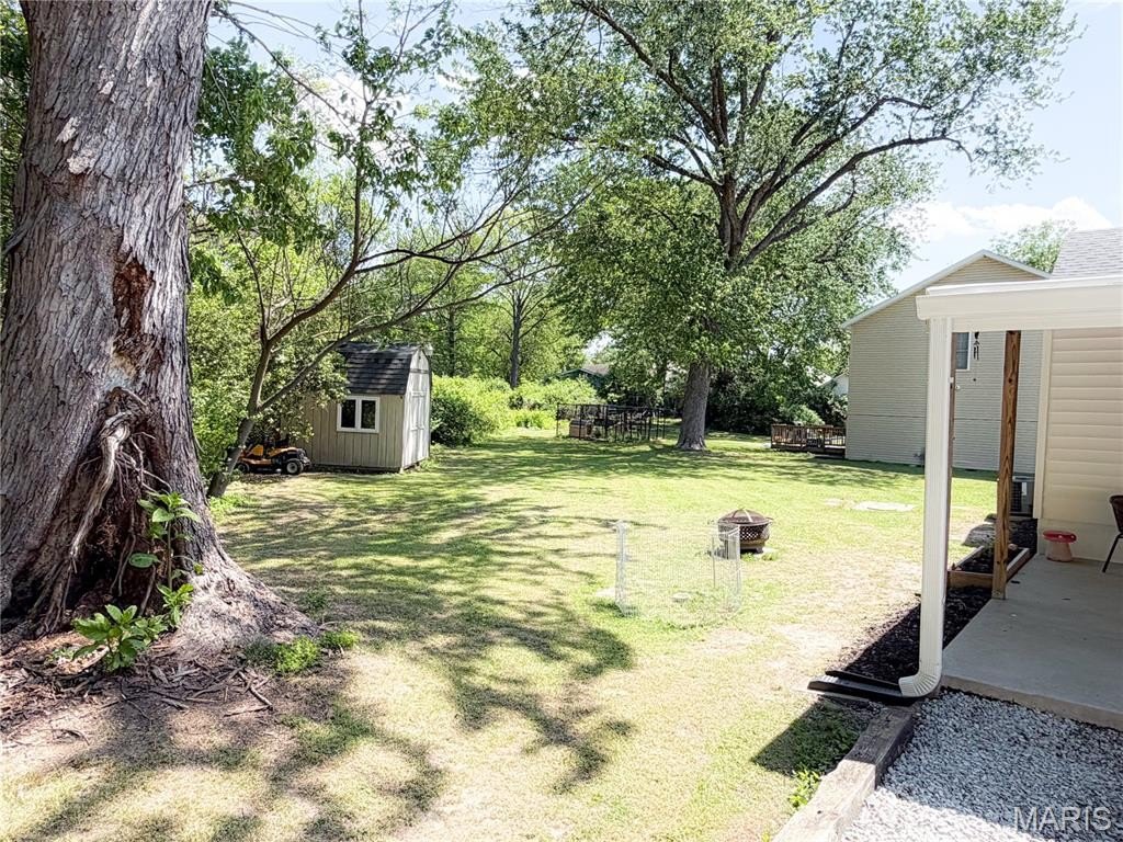 Single Family 1BR 1BA - 1121 2nd Avenue, Belleville, IL