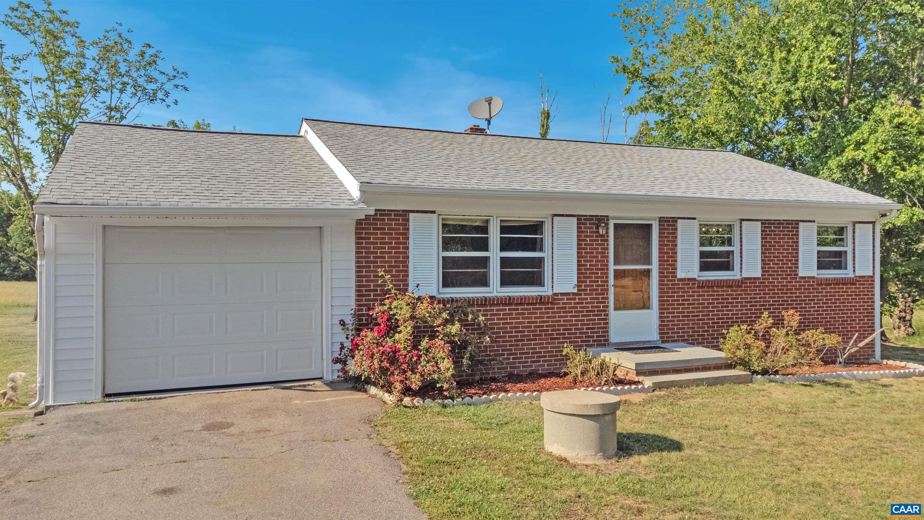 Single Family 2BR 1BA - 712 FREDERICKS HALL RD, BUMPASS, VA