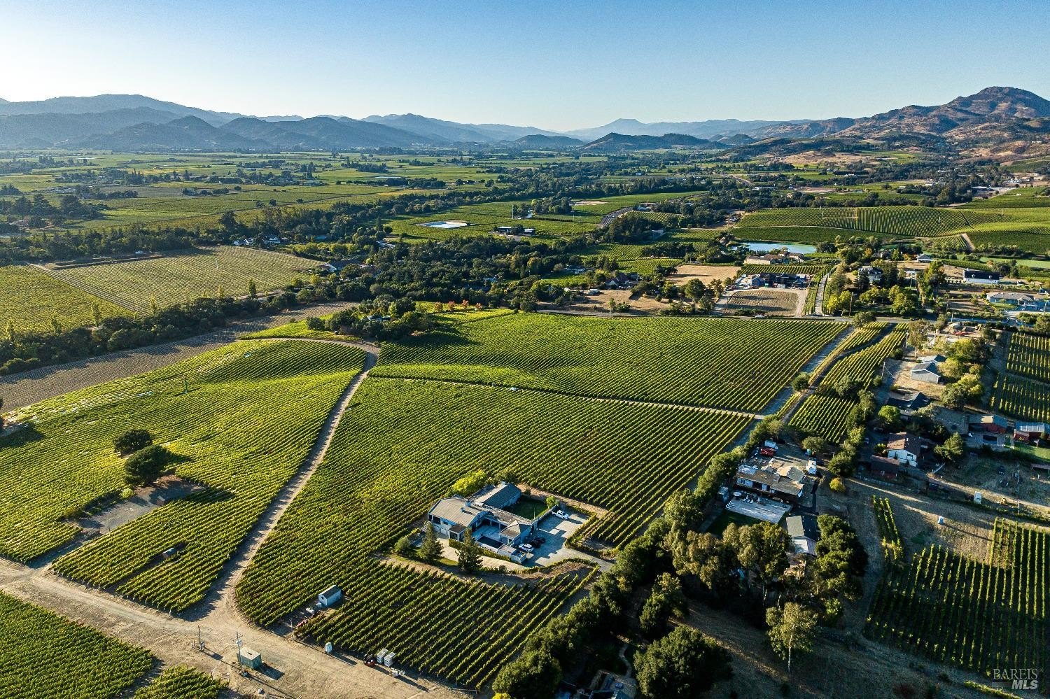 Single Family 4BR 6BA - 1095 Hardman Avenue, Napa, CA