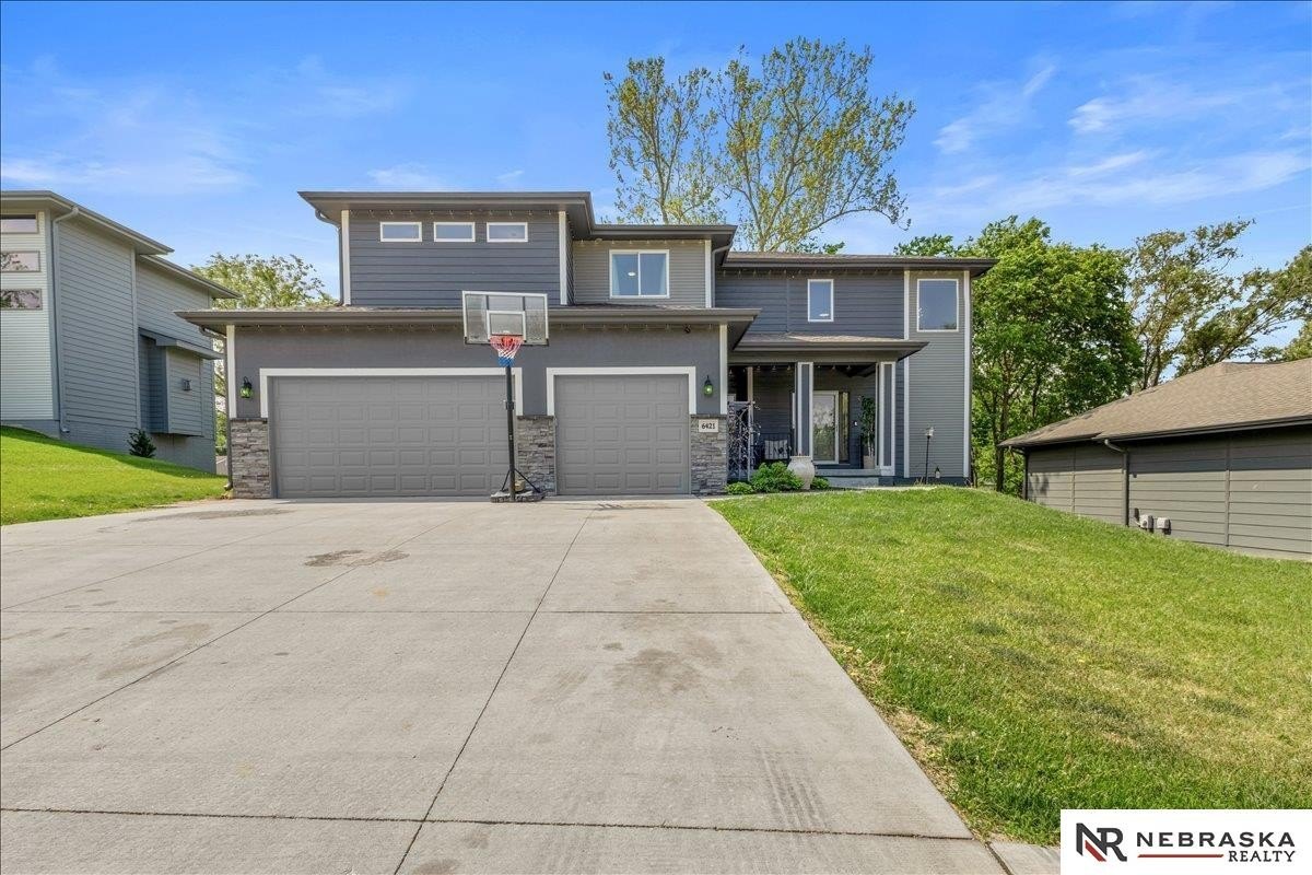 Single Family 5BR 4BA - 6421 Girard Street, Omaha, NE