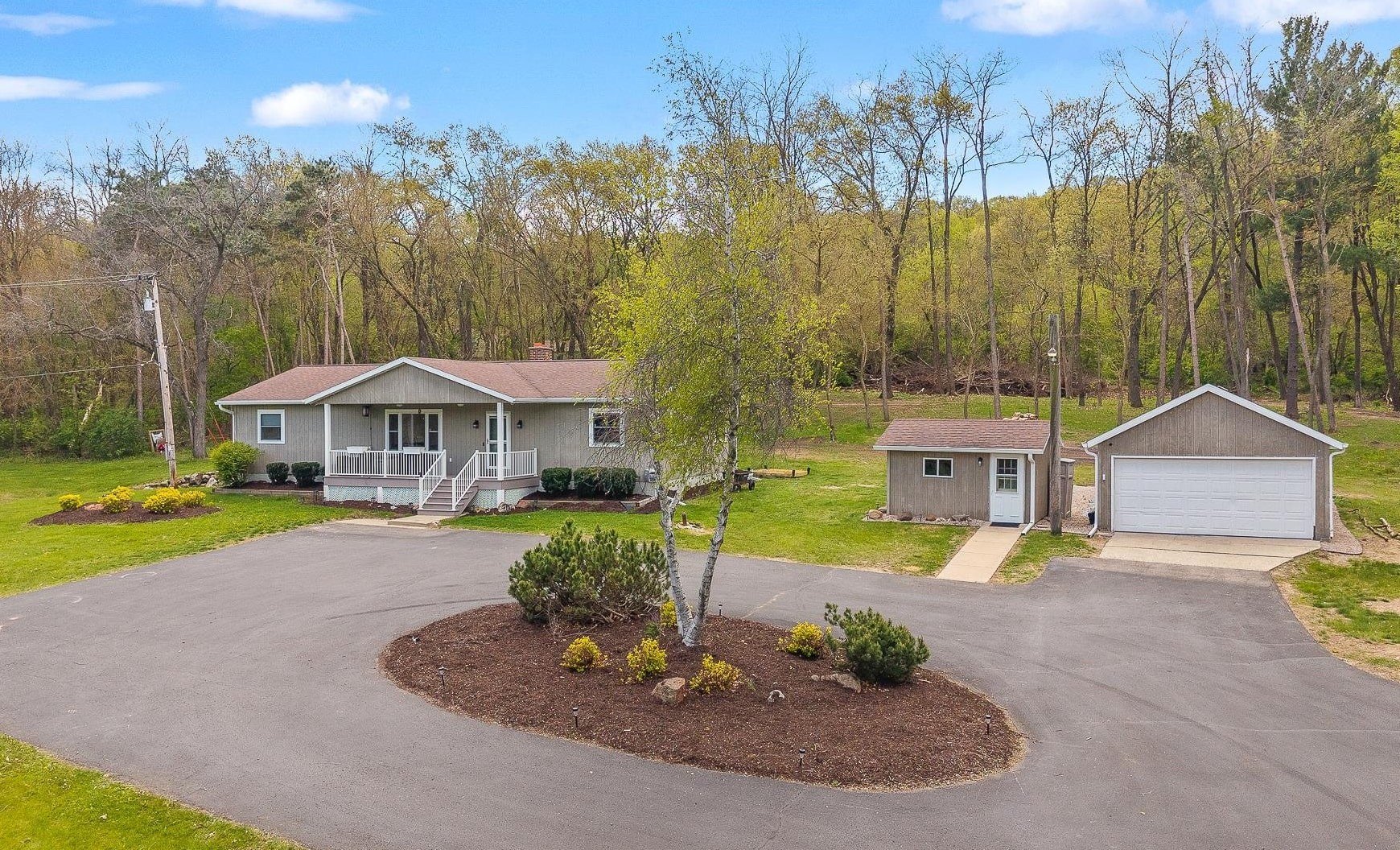 Single Family 3BR 2BA - W12497 Highway 188, Lodi, WI