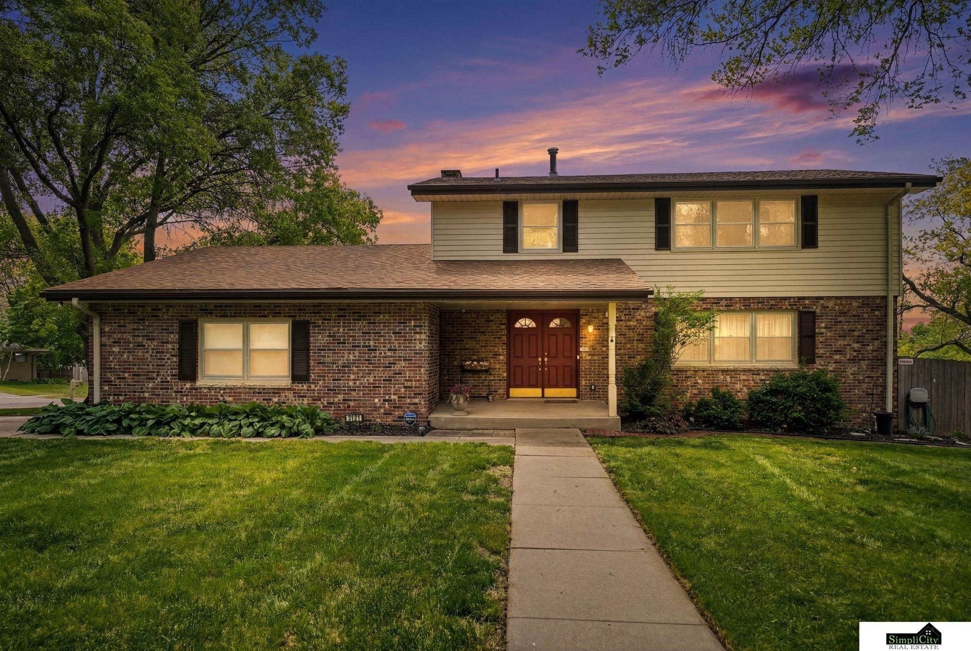 Single Family 4BR 3BA - 3121 Loveland Street, Lincoln, NE