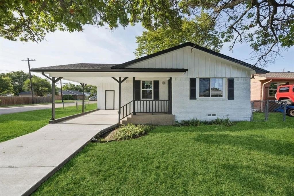 Single Family 3BR 2BA - 300 E Hazelwood Street, Princeton, TX