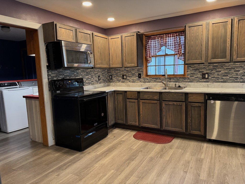 Single Family 4BR 2BA - 201 E. Clarinda Ave, Shenandoah, IA