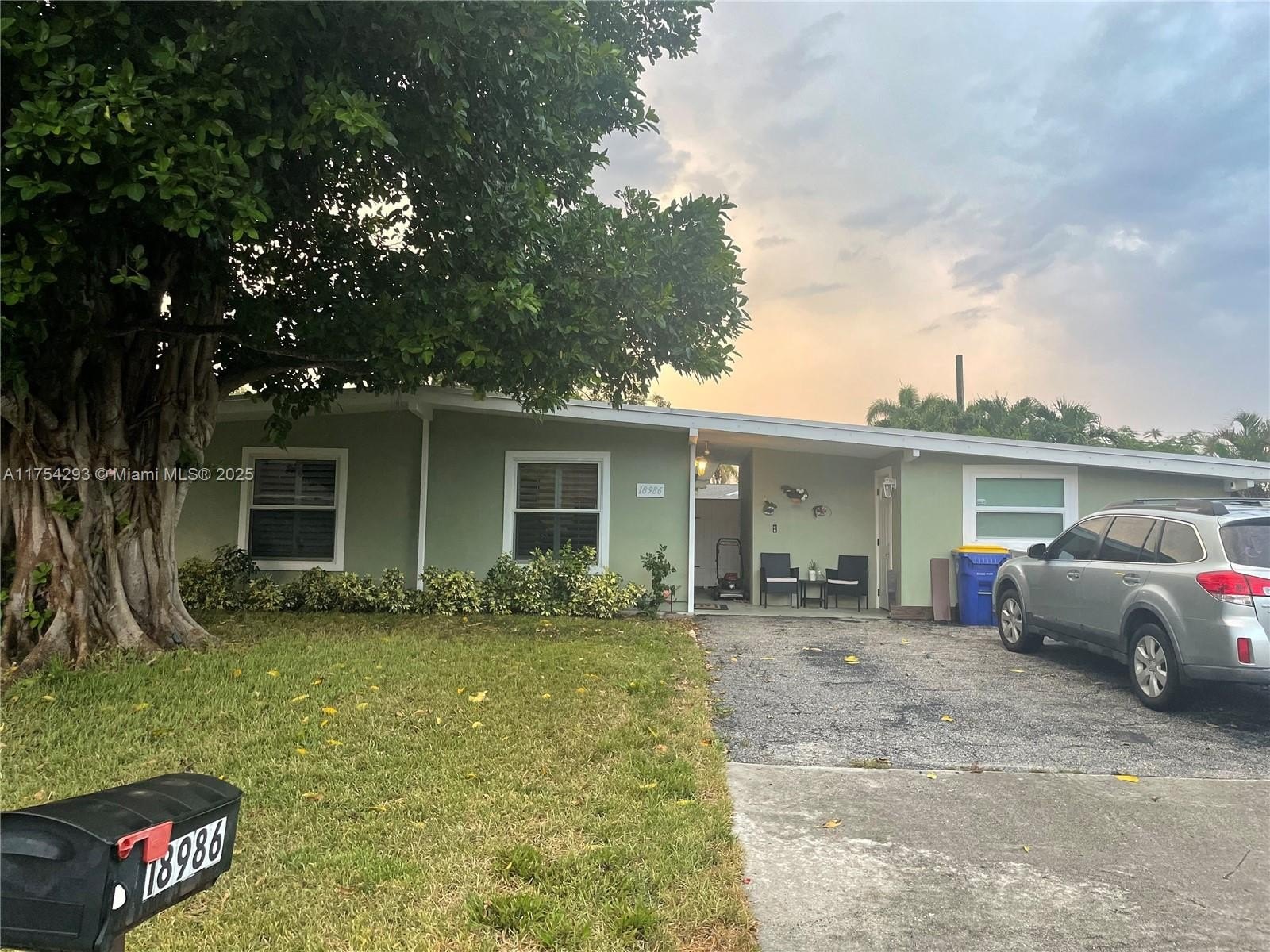 Single Family 4BR 2BA - 18986 SE Mayo Dr, Jupiter, FL