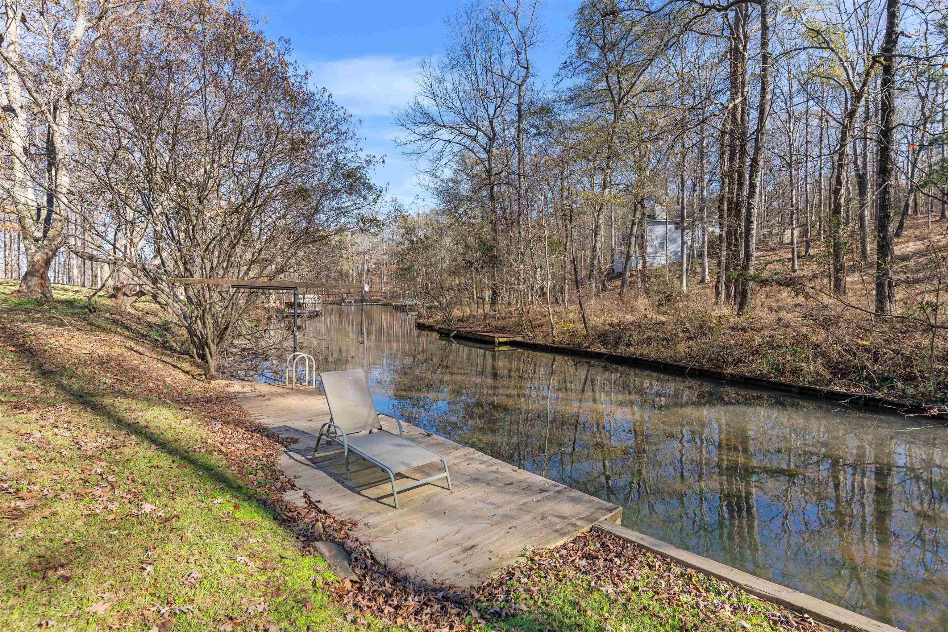 Single Family 4BR 3BA - 121 E RIVER BEND DRIVE, Eatonton, GA