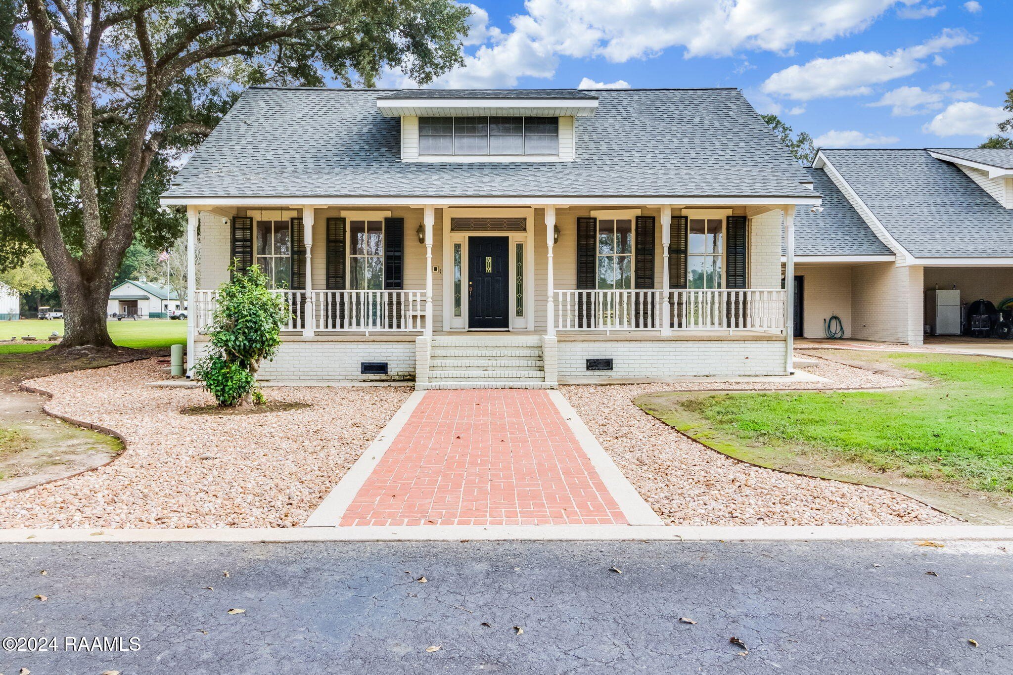 Single Family 4BR 4BA - 9336 Highway 182, Opelousas, LA
