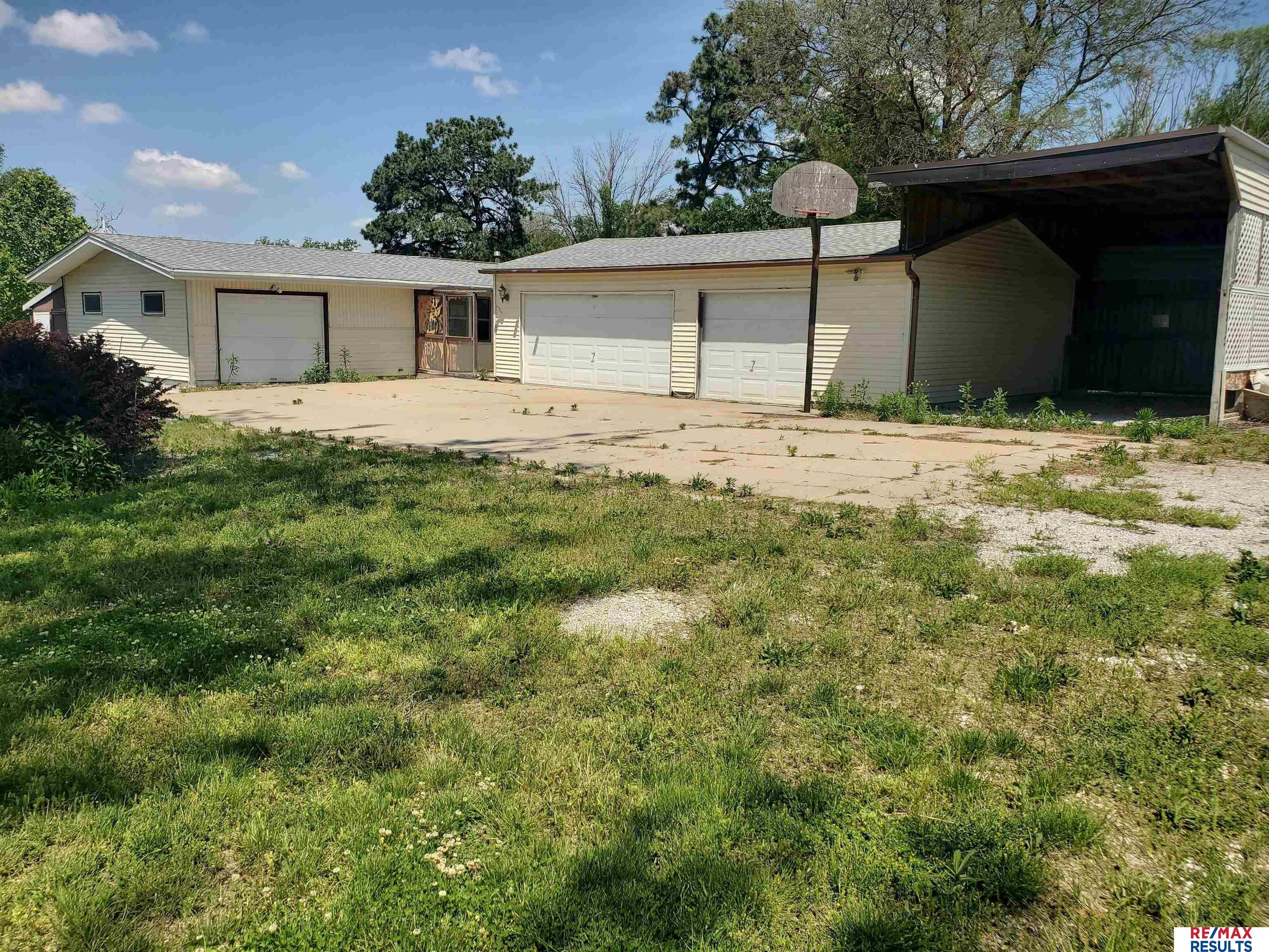 Single Family 3BR 2BA - 16812 18th Street, Plattsmouth, NE