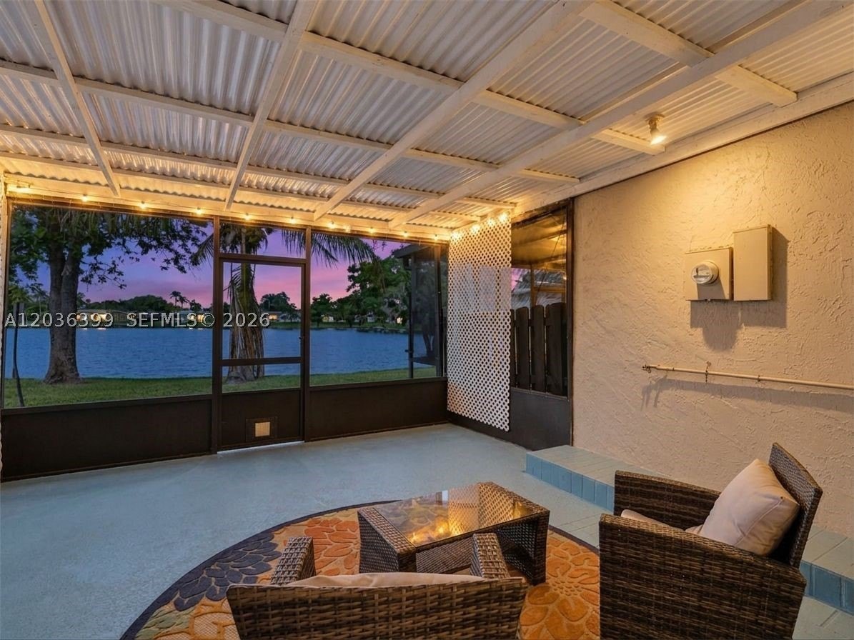 Single Family 2BR 2BA - 8902 Palm Tree Ln, Pembroke Pines, FL