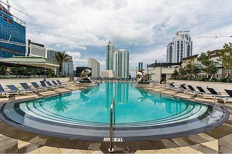 Condo 1BR 1BA - 999 SW 1st Ave, Miami, FL