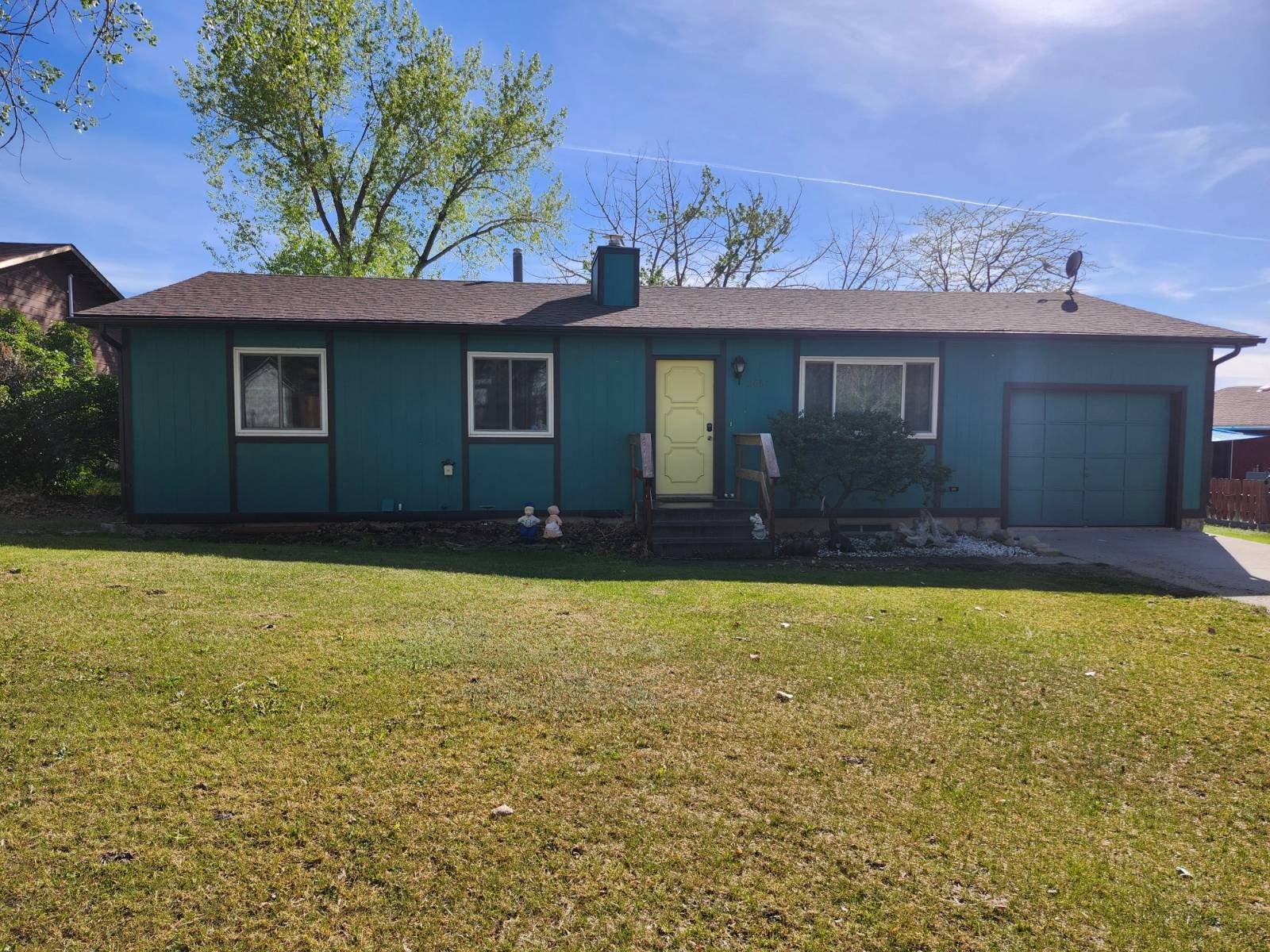 Single Family 3BR 2BA - 265 Windy Run, Greybull, WY