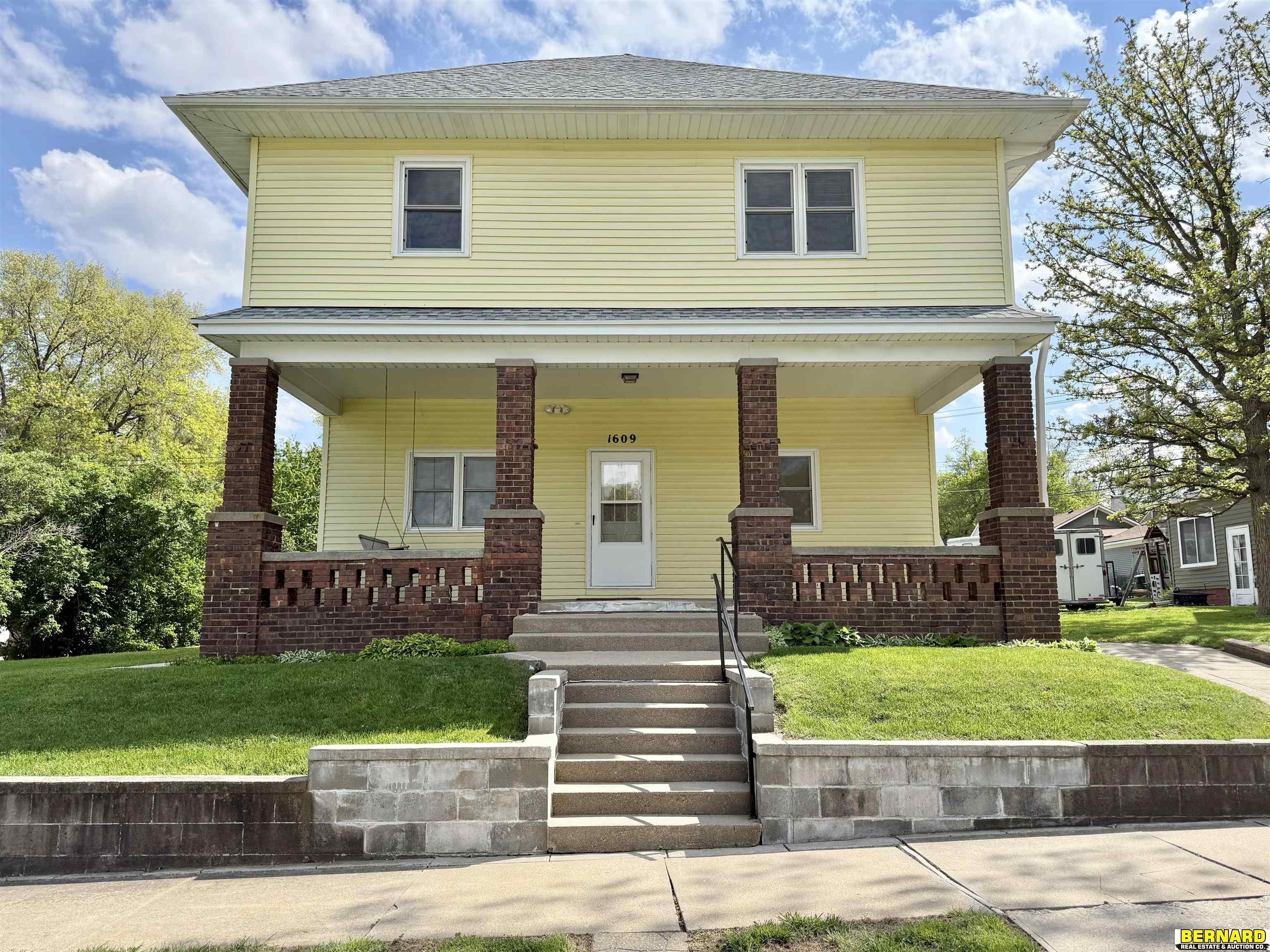 Duplex 5BR 2BA - 1609 3rd Avenue, Nebraska City, NE