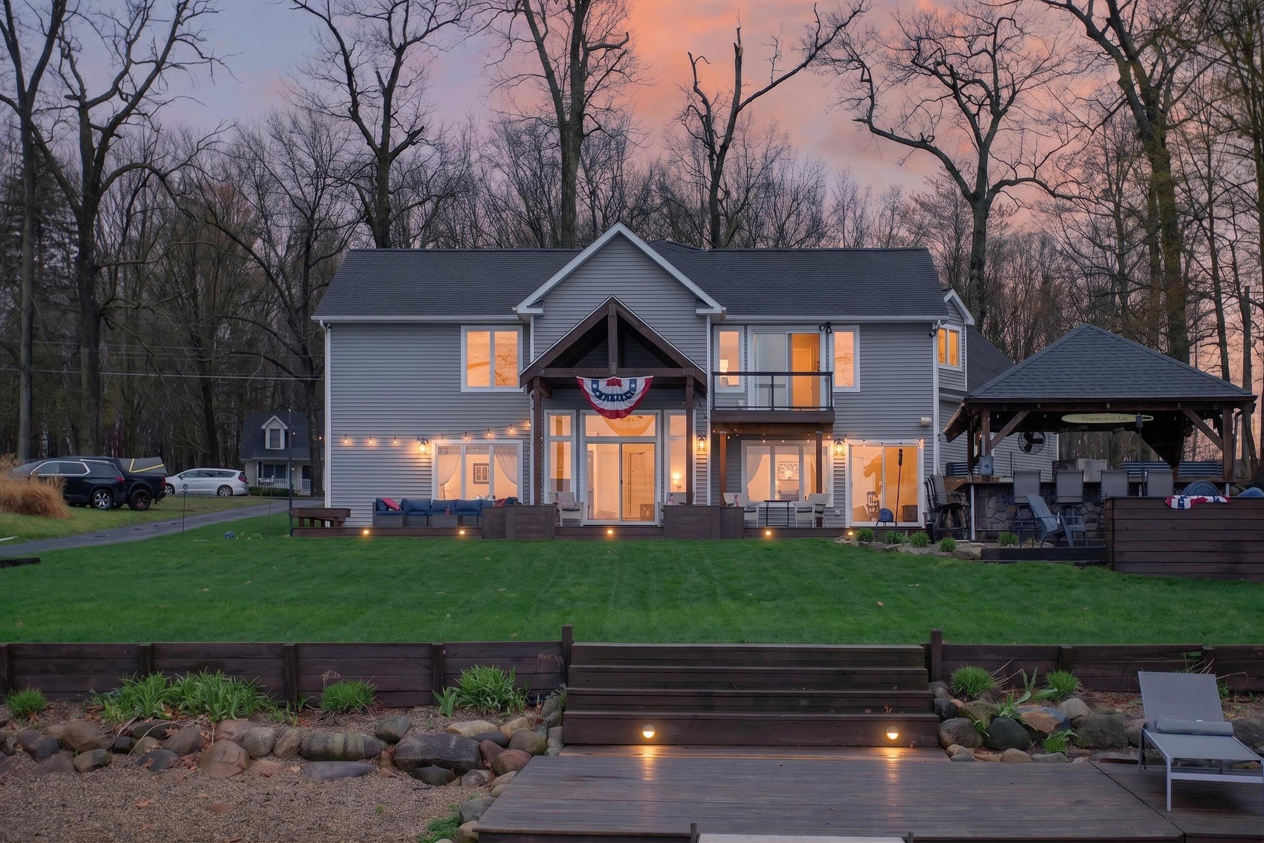 Single Family 4BR 3BA - 1720 Little Drive, Horton, MI