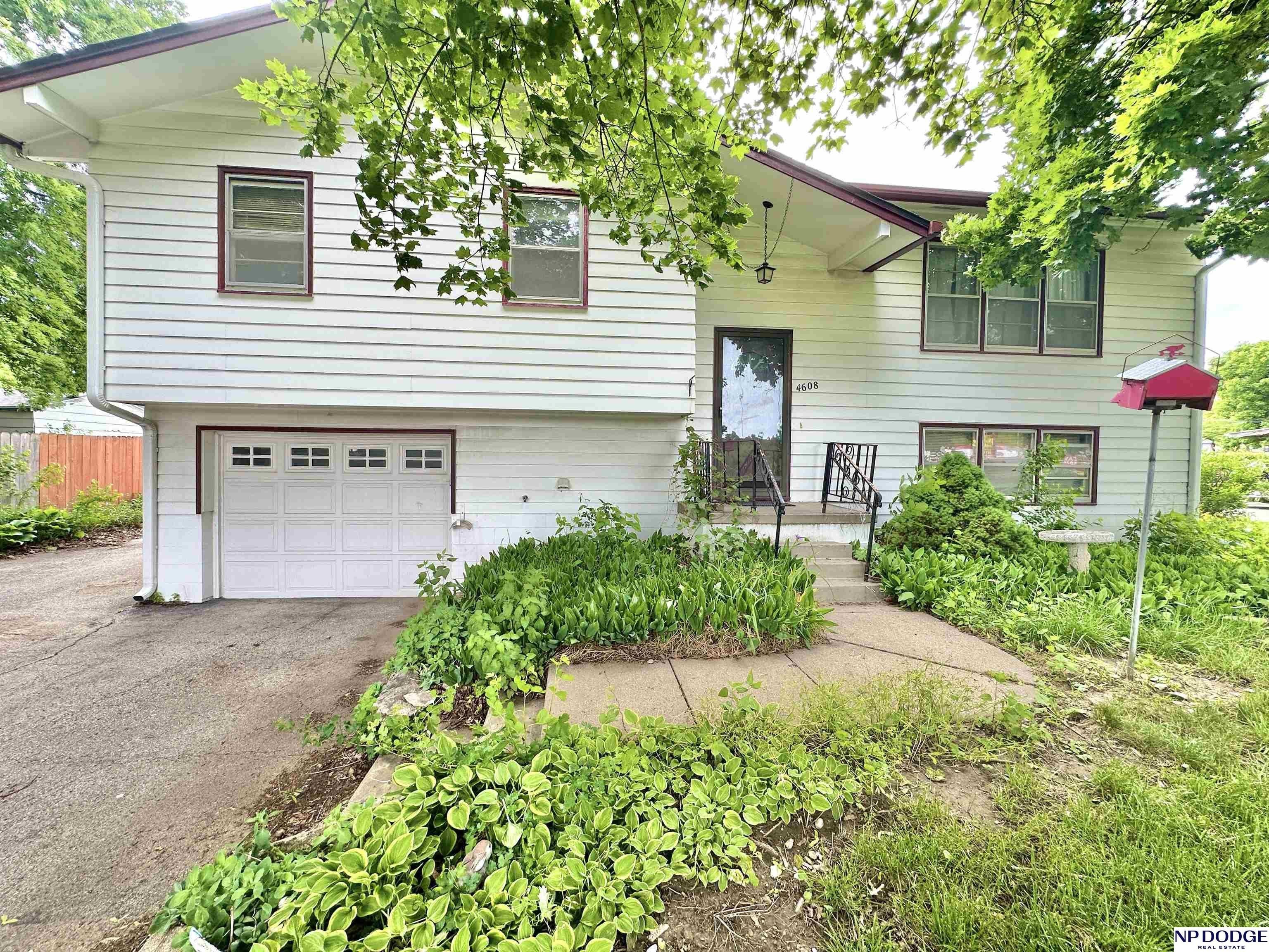 Single Family 3BR 2BA - 4608 N 90 Street, Omaha, NE