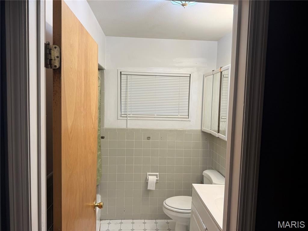 Single Family 3BR 2BA - 1601 Lakemoor Drive, St Louis, MO