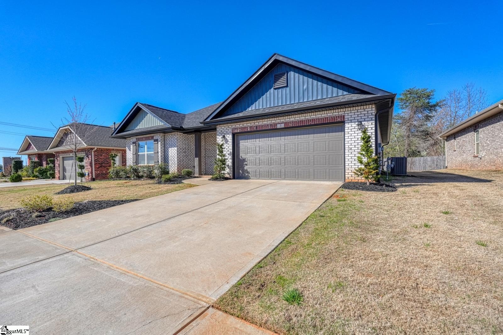 Single Family 4BR 2BA - 3 Bracken Woods Way, Piedmont, SC
