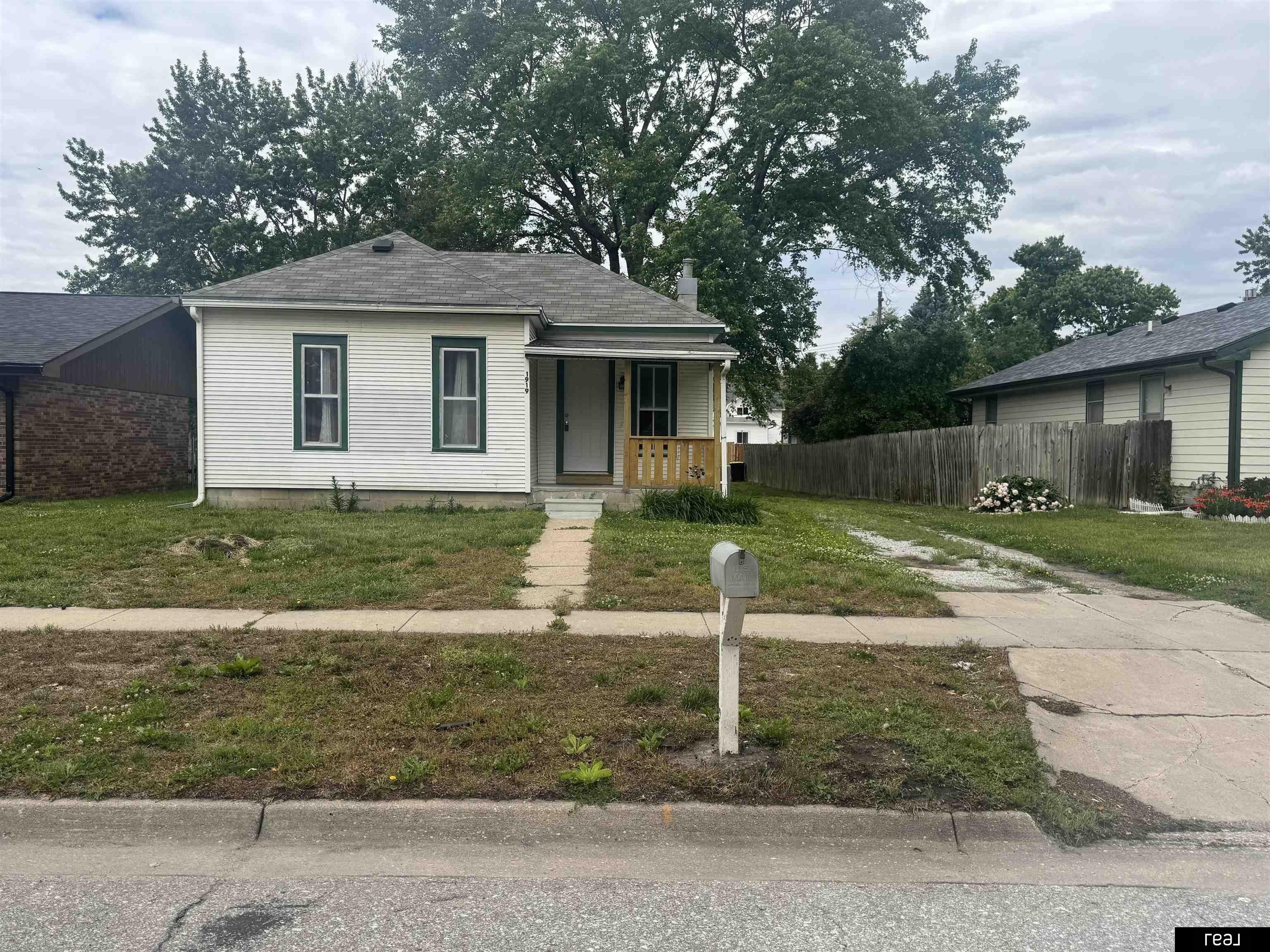 Single Family 3BR 2BA - 1919 N 29th Street, Lincoln, NE