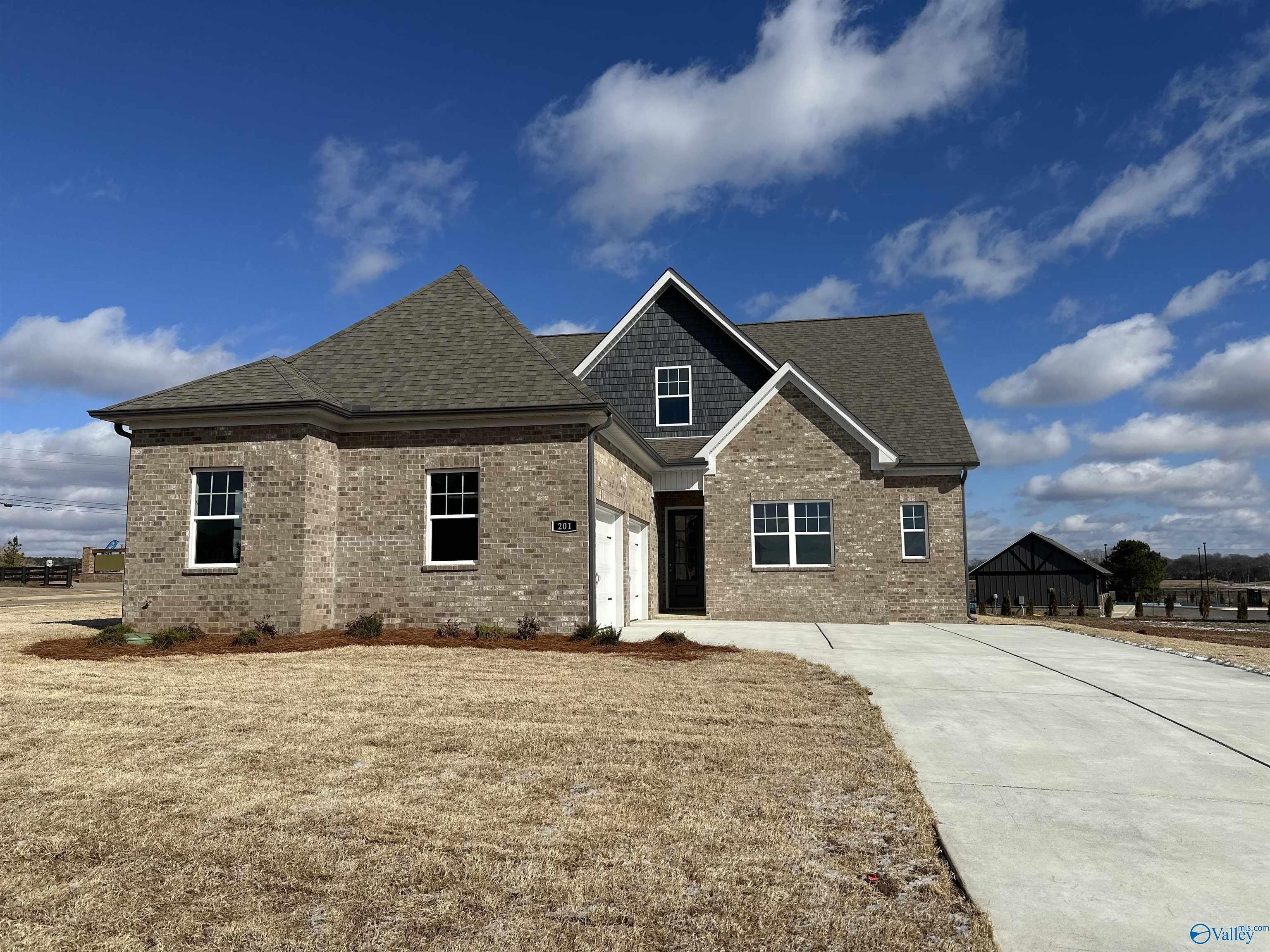 Single Family 3BR 2BA - 201 Camberly Cove Lane, Meridianville, AL