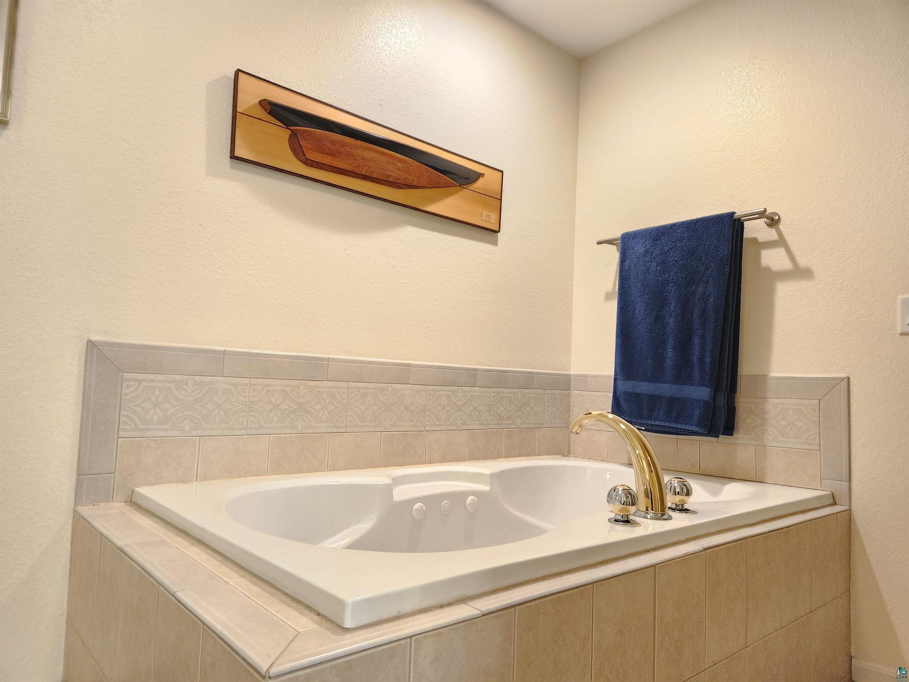 Single Family 3BR 3BA - 34605 Pump House Rd, Bayfield, WI