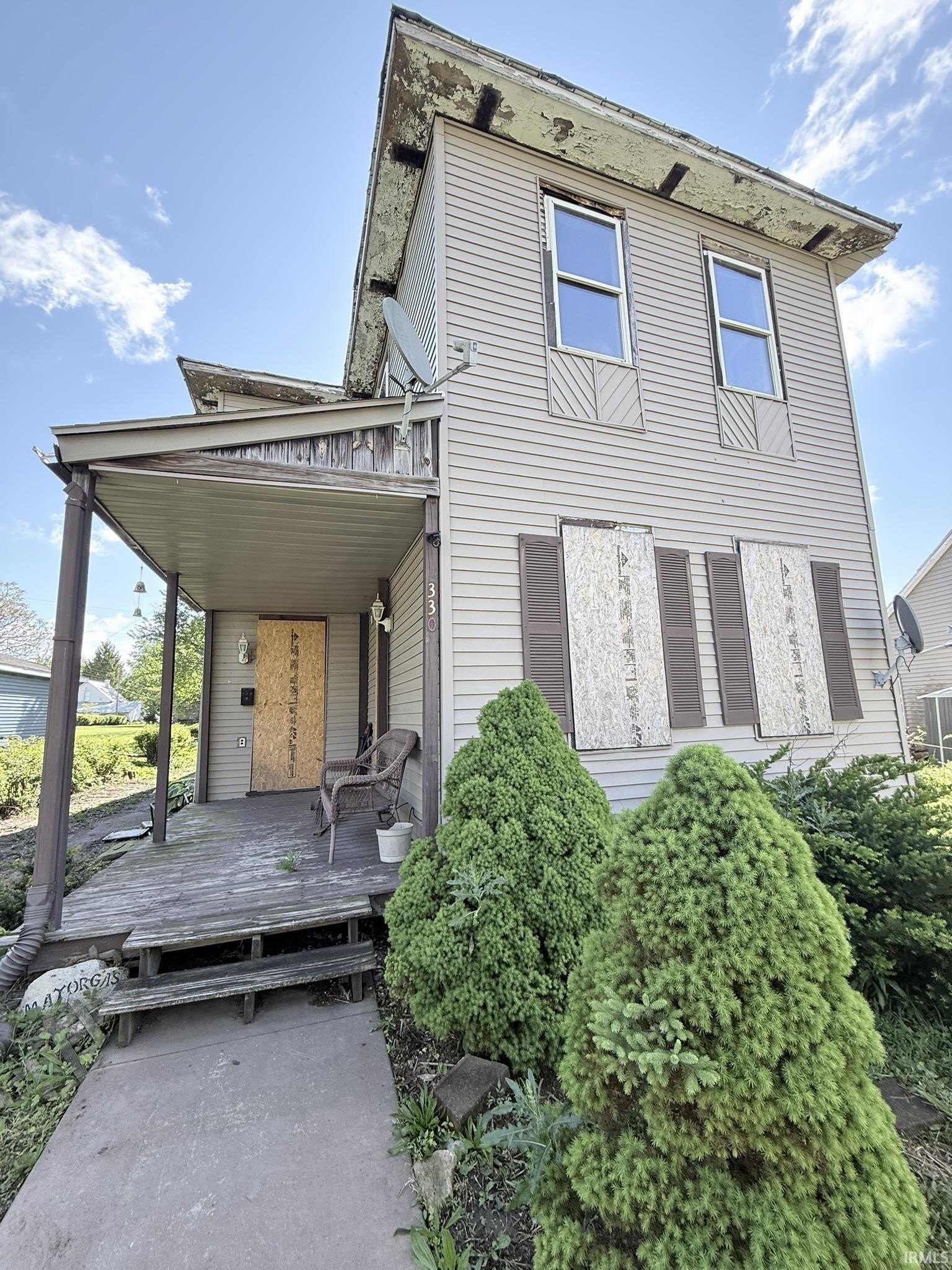 Single Family 4BR 1BA - 330 S Howard Street, Union City, IN