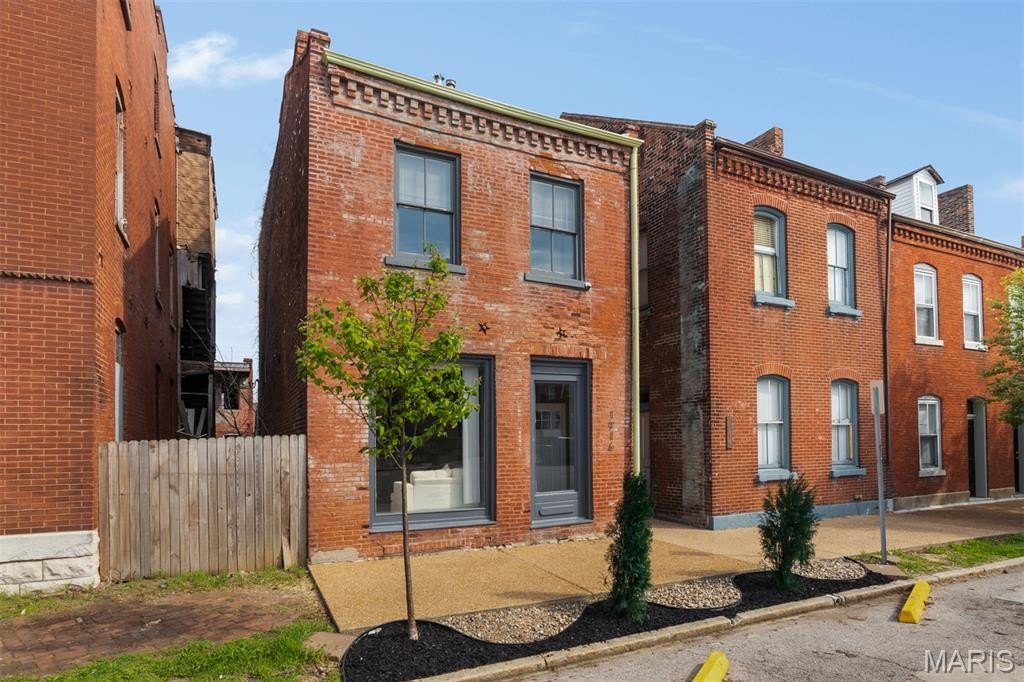 Single Family 5BR 3BA - 1916 S 12th Street, St Louis, MO