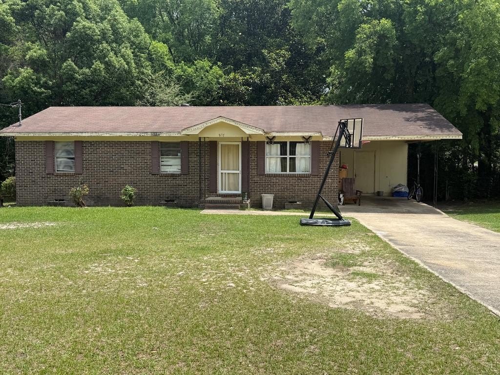 Single Family 3BR 1BA - 917 MERCURY DR, Dothan, AL