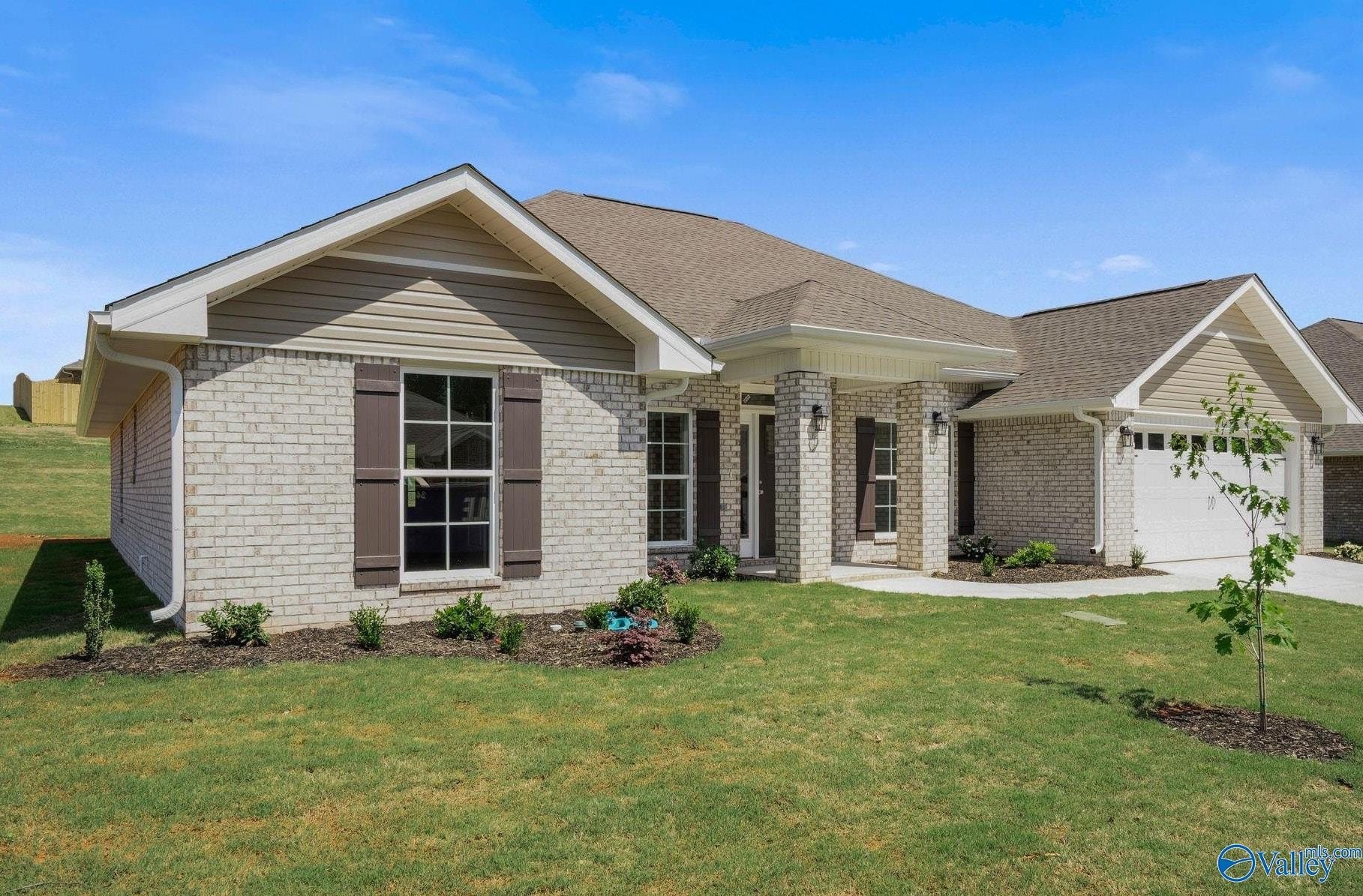 Single Family 4BR 2BA - 204 Gwynns Fall Trail, Huntsville, AL