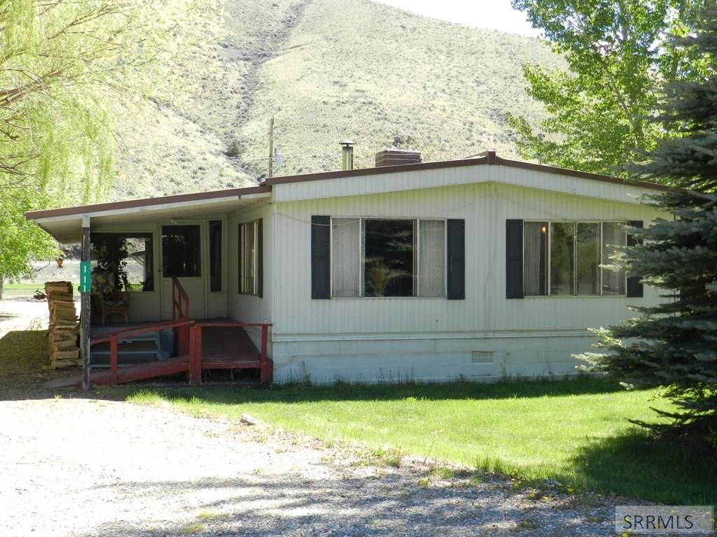 Single Family 4BR 3BA - 111 N Agate Drive, Salmon, ID