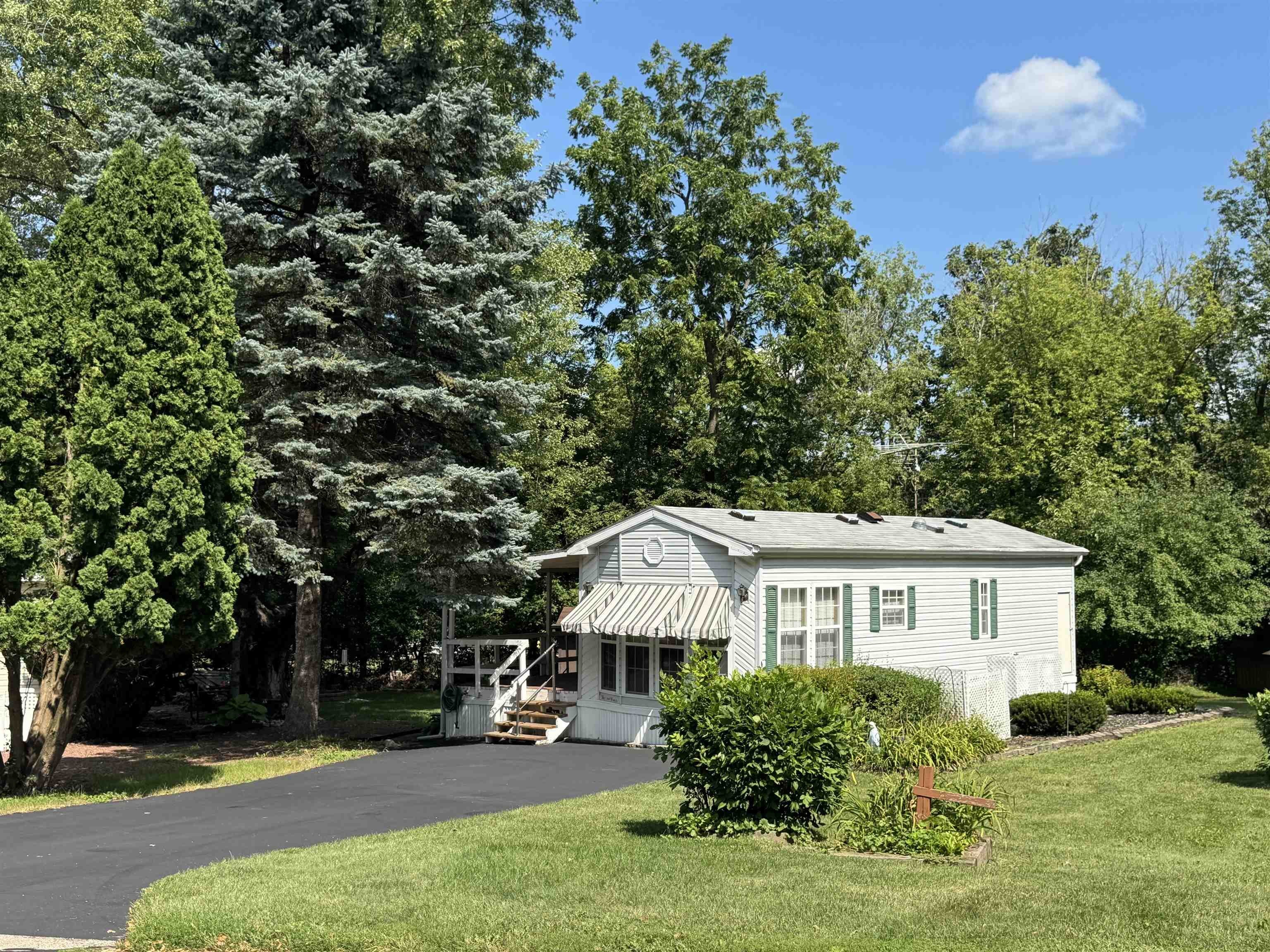 Manufactured Housing 1BR 1BA - 420 Skyline Drive, Edgerton, WI