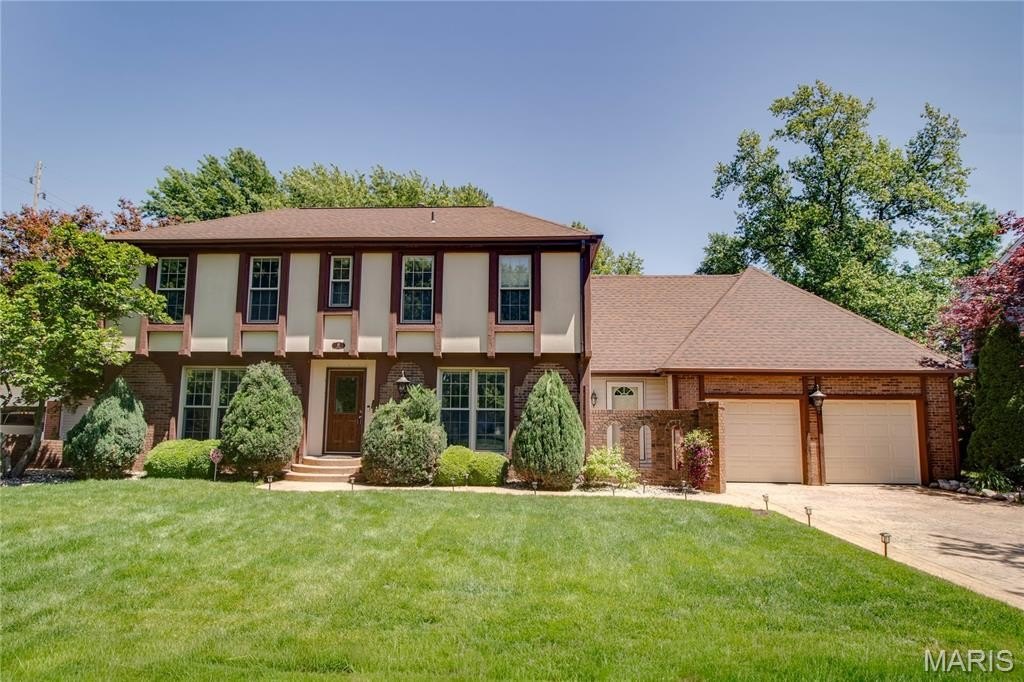 Single Family 4BR 3BA - 8 Golf Road, Springfield, IL